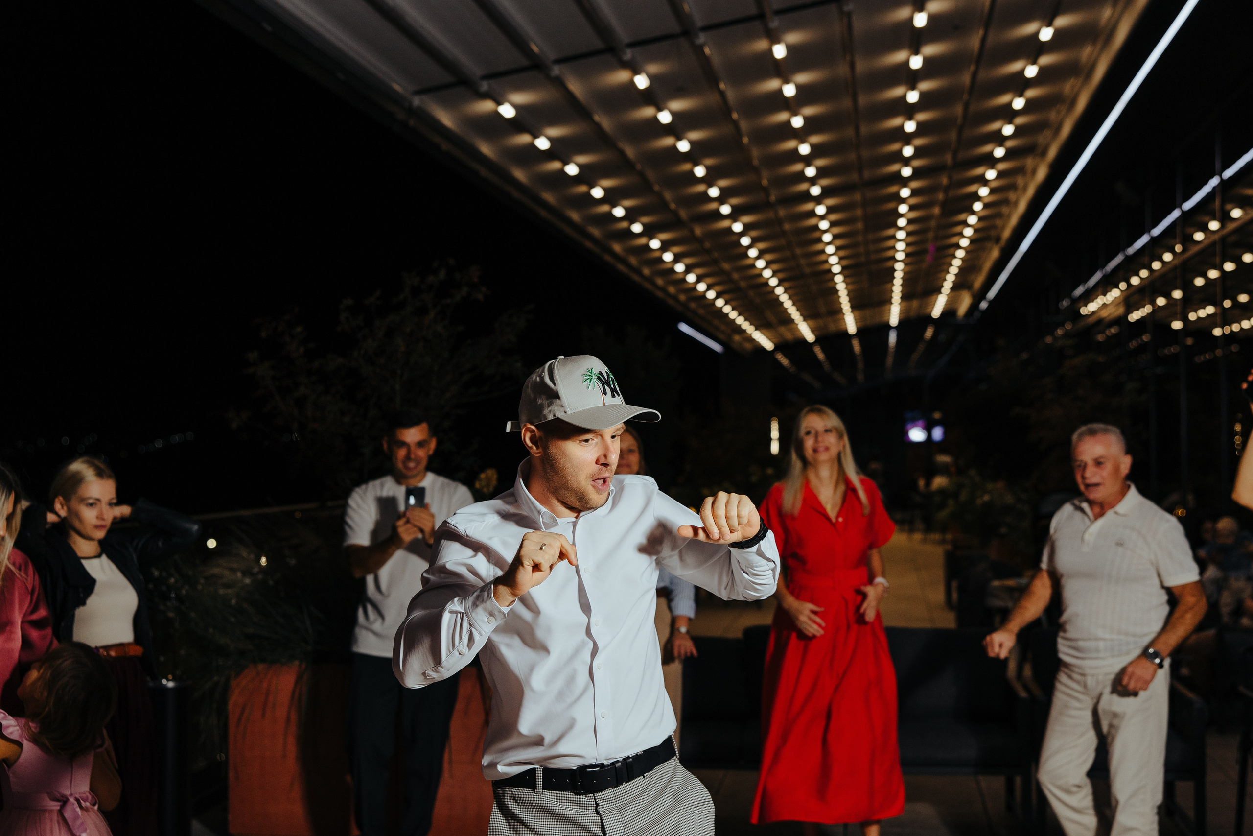 Oleg 40 ani. Fotograf de nuntă și evenimente private!