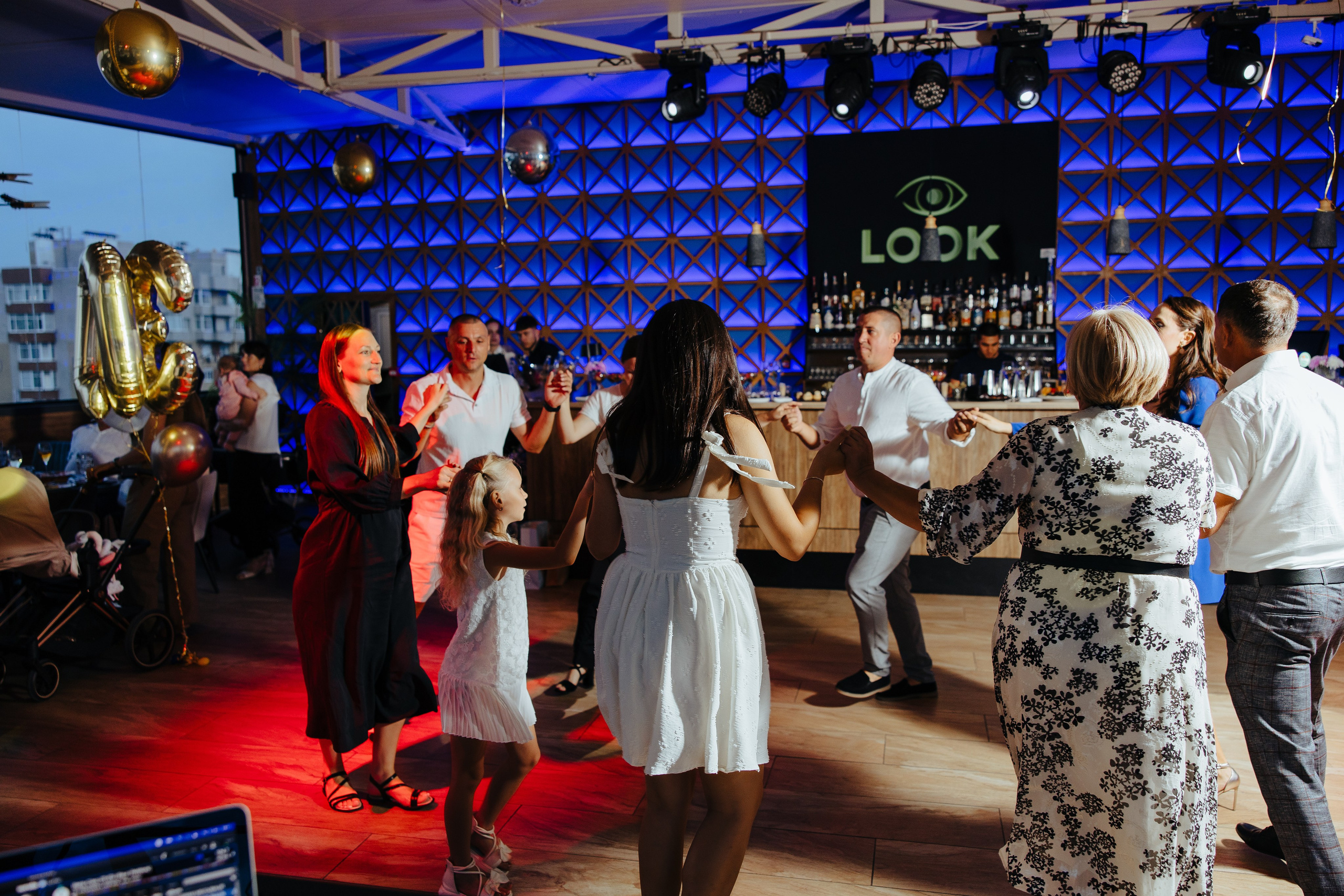 Nicoleta. Fotograf de nuntă și evenimente private!