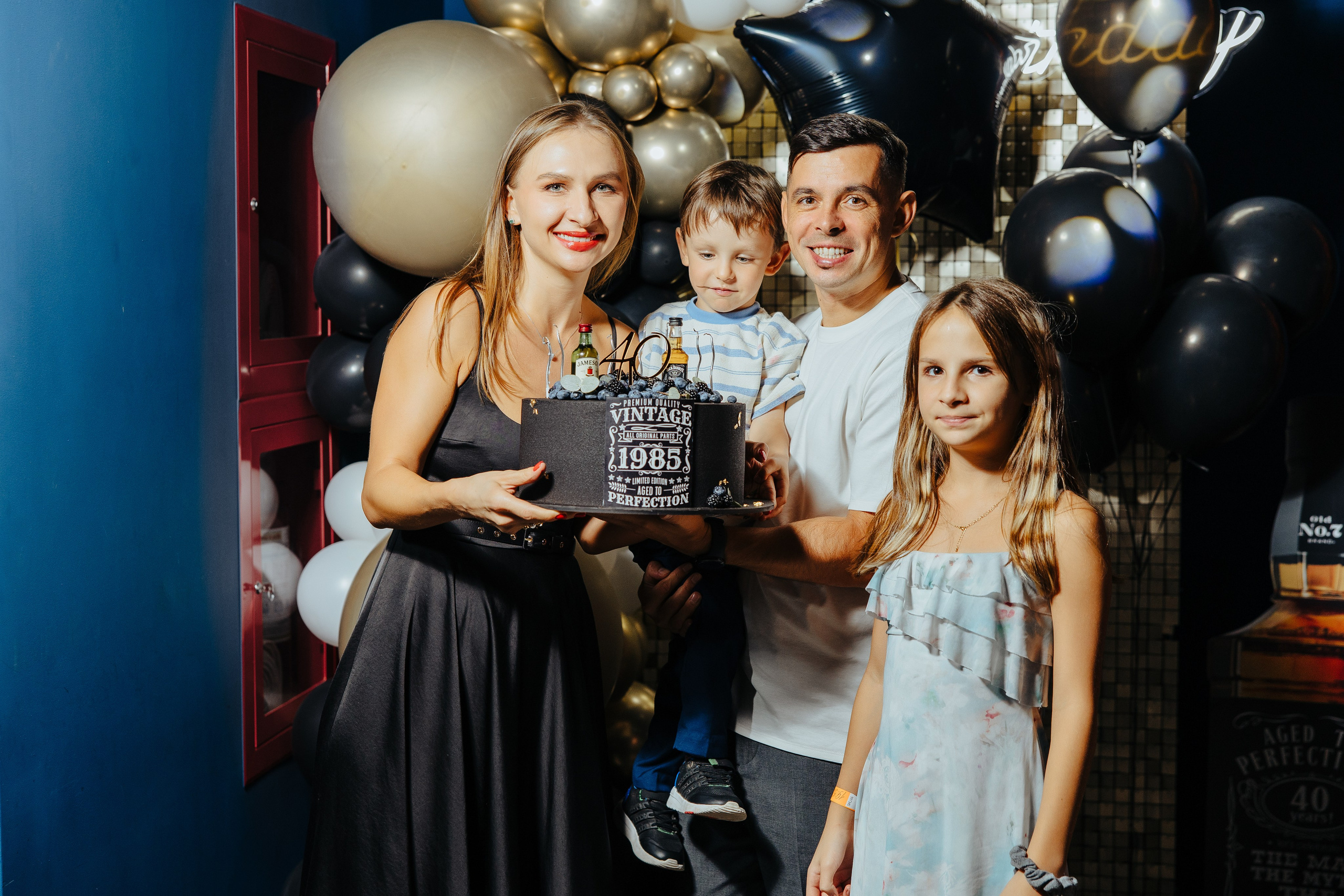 Oleg 40 ani. Fotograf de nuntă și evenimente private!