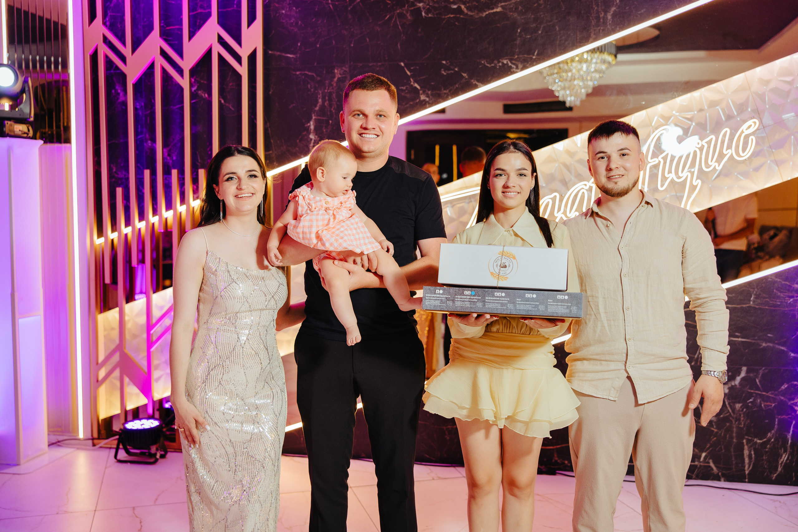 Delia. Fotograf de nuntă și evenimente private!