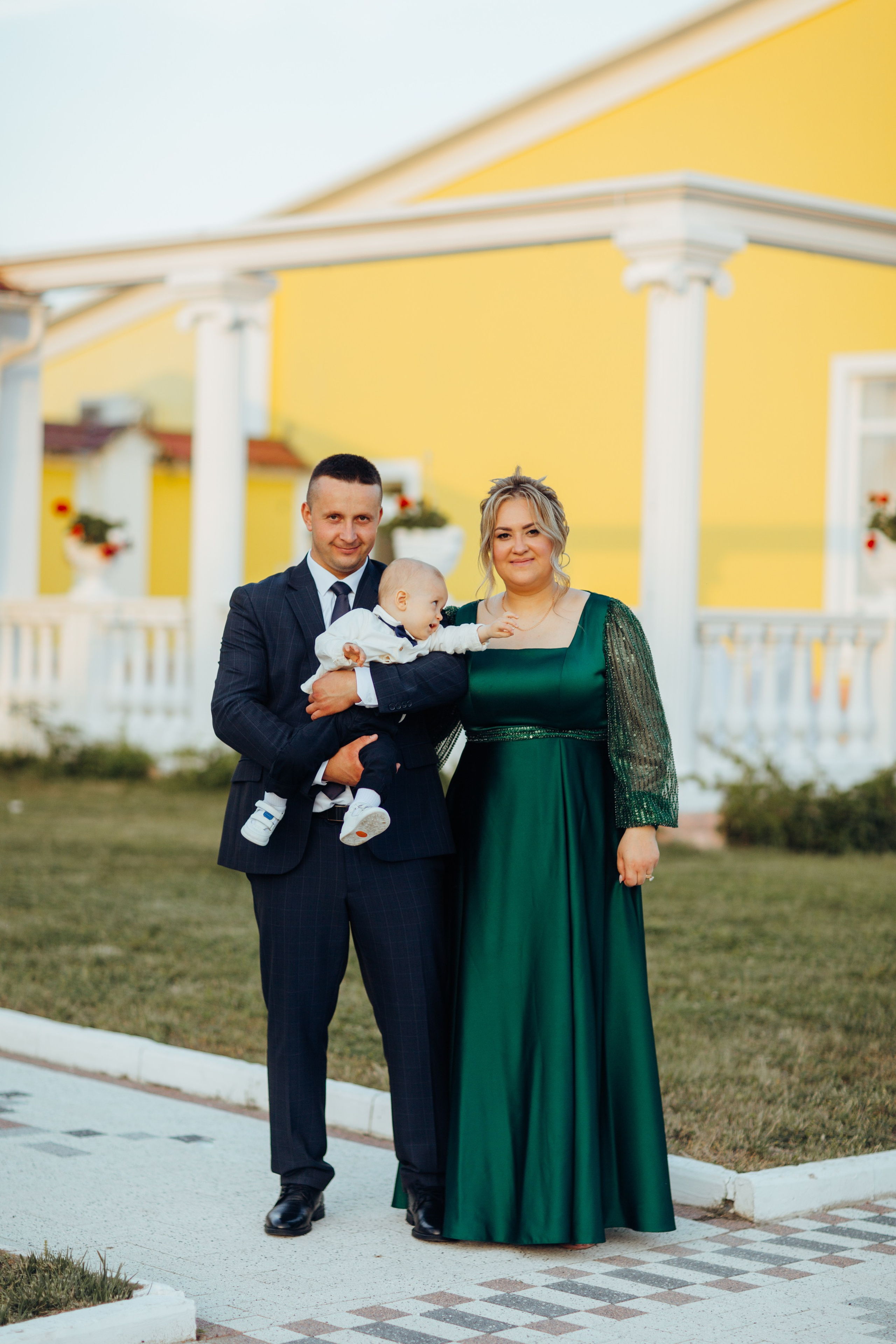 Ionel-Alessandro. Fotograf de nuntă și evenimente private!