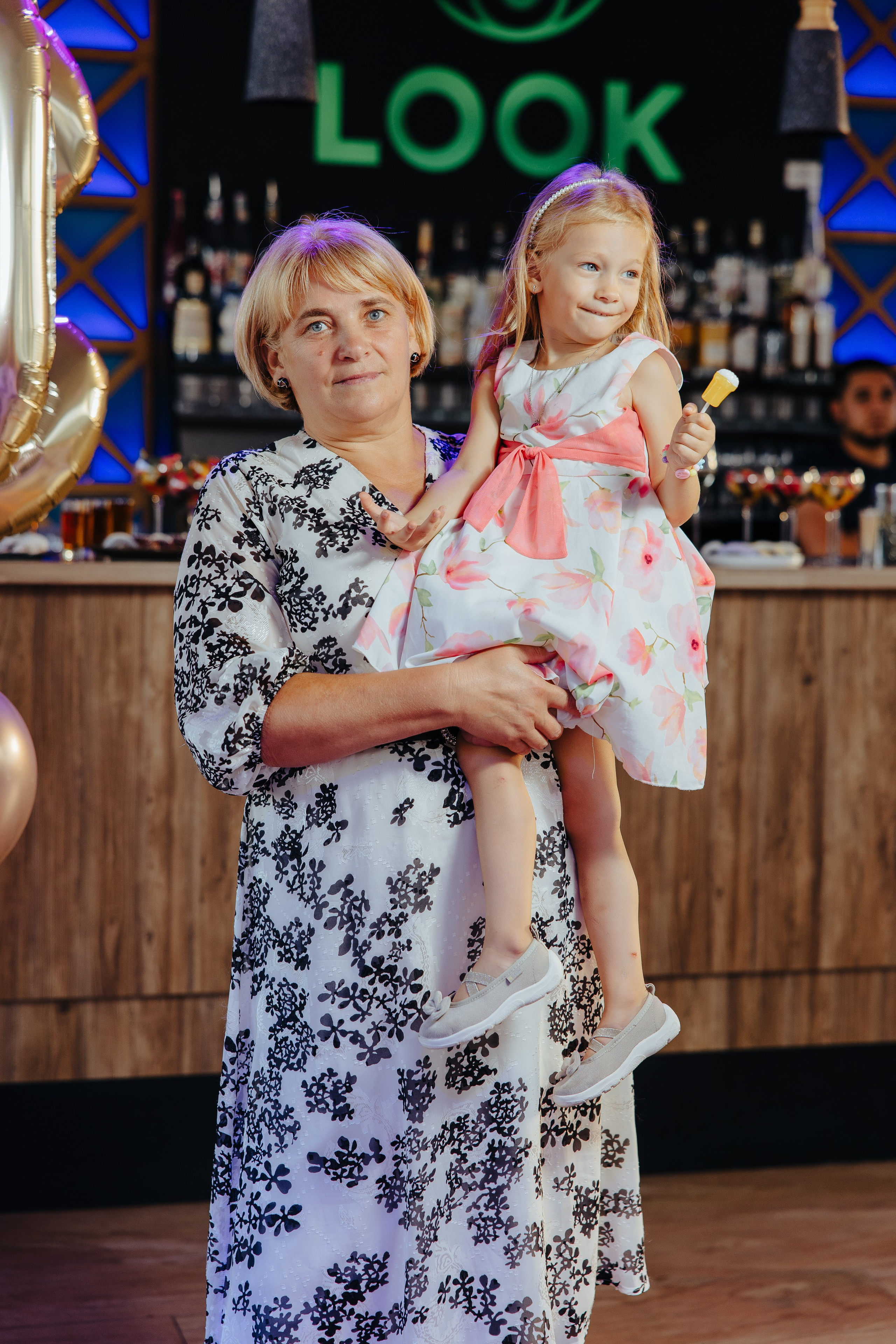 Nicoleta. Fotograf de nuntă și evenimente private!