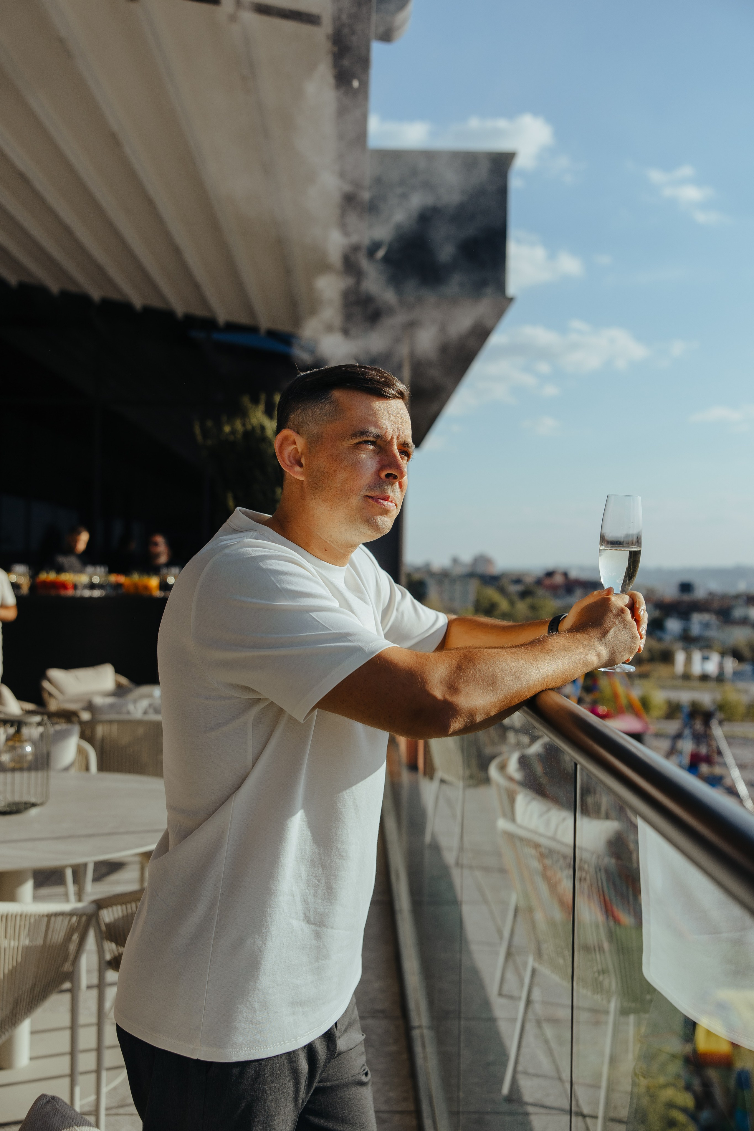 Oleg 40 ani. Fotograf de nuntă și evenimente private!