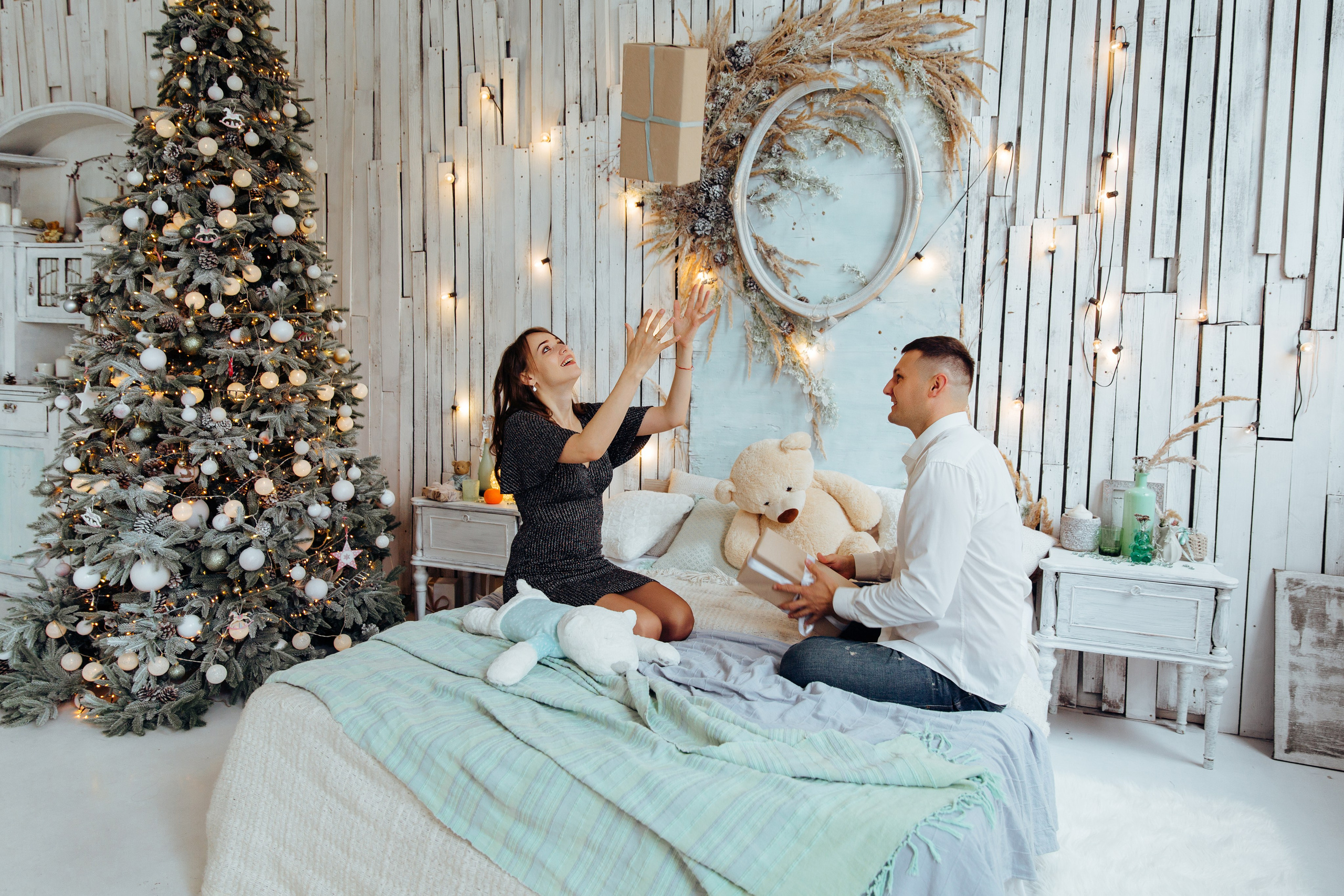 Magia sarbātorilor. Fotograf de nuntă și evenimente private!