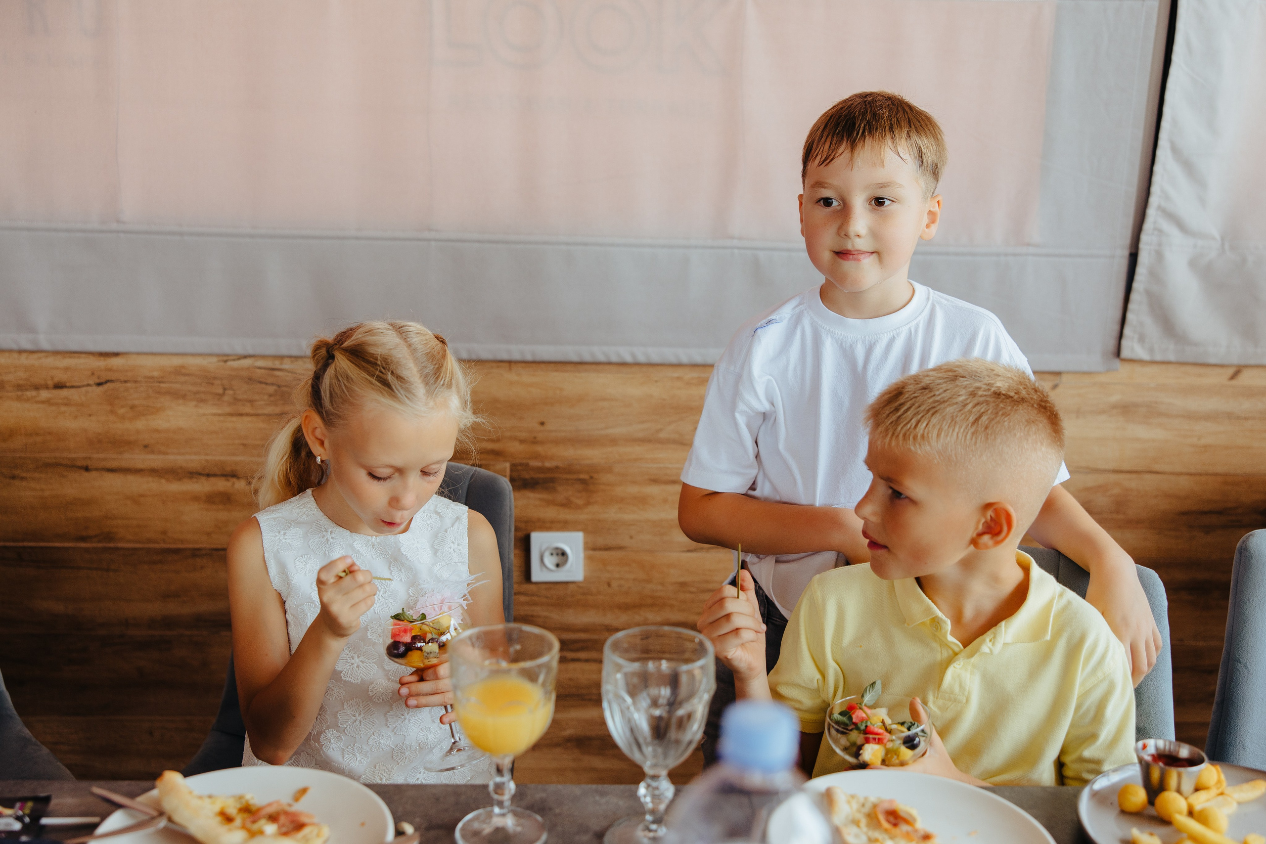 Nicoleta. Fotograf de nuntă și evenimente private!