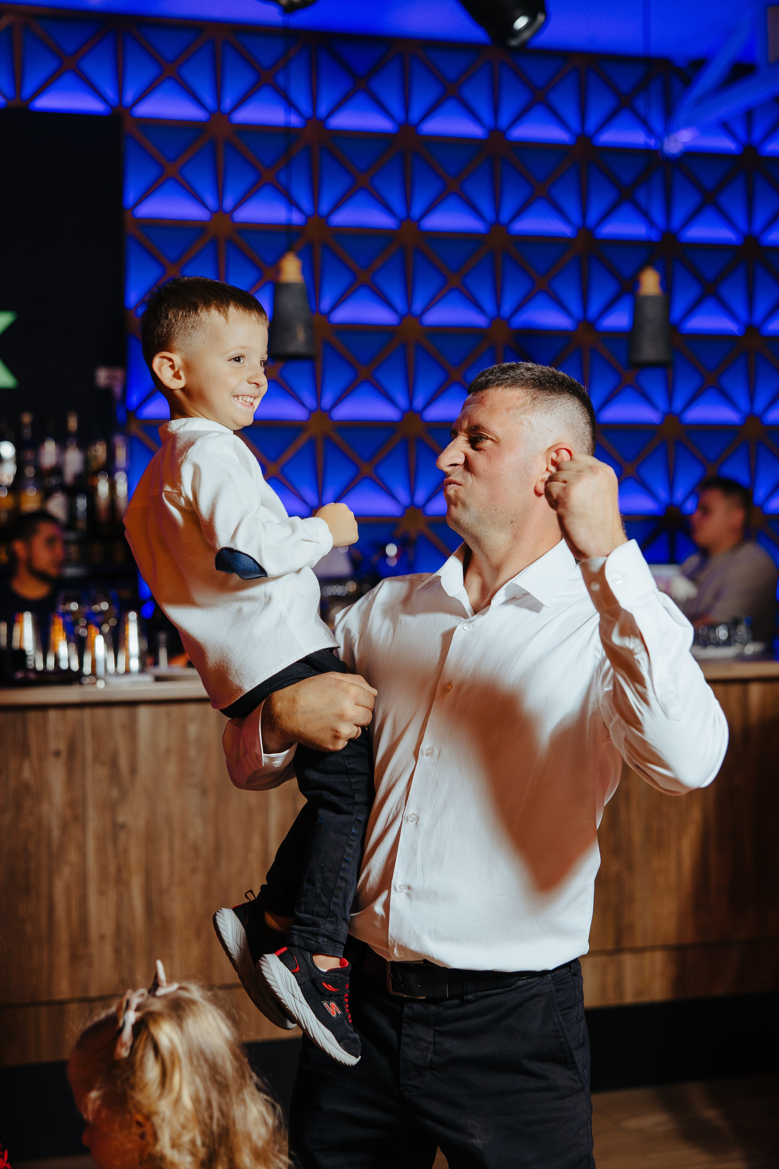 Nicoleta. Fotograf de nuntă și evenimente private!