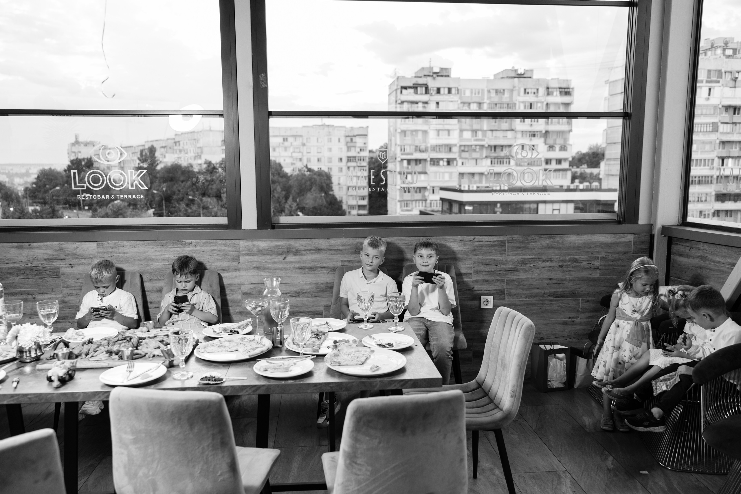 Nicoleta. Fotograf de nuntă și evenimente private!