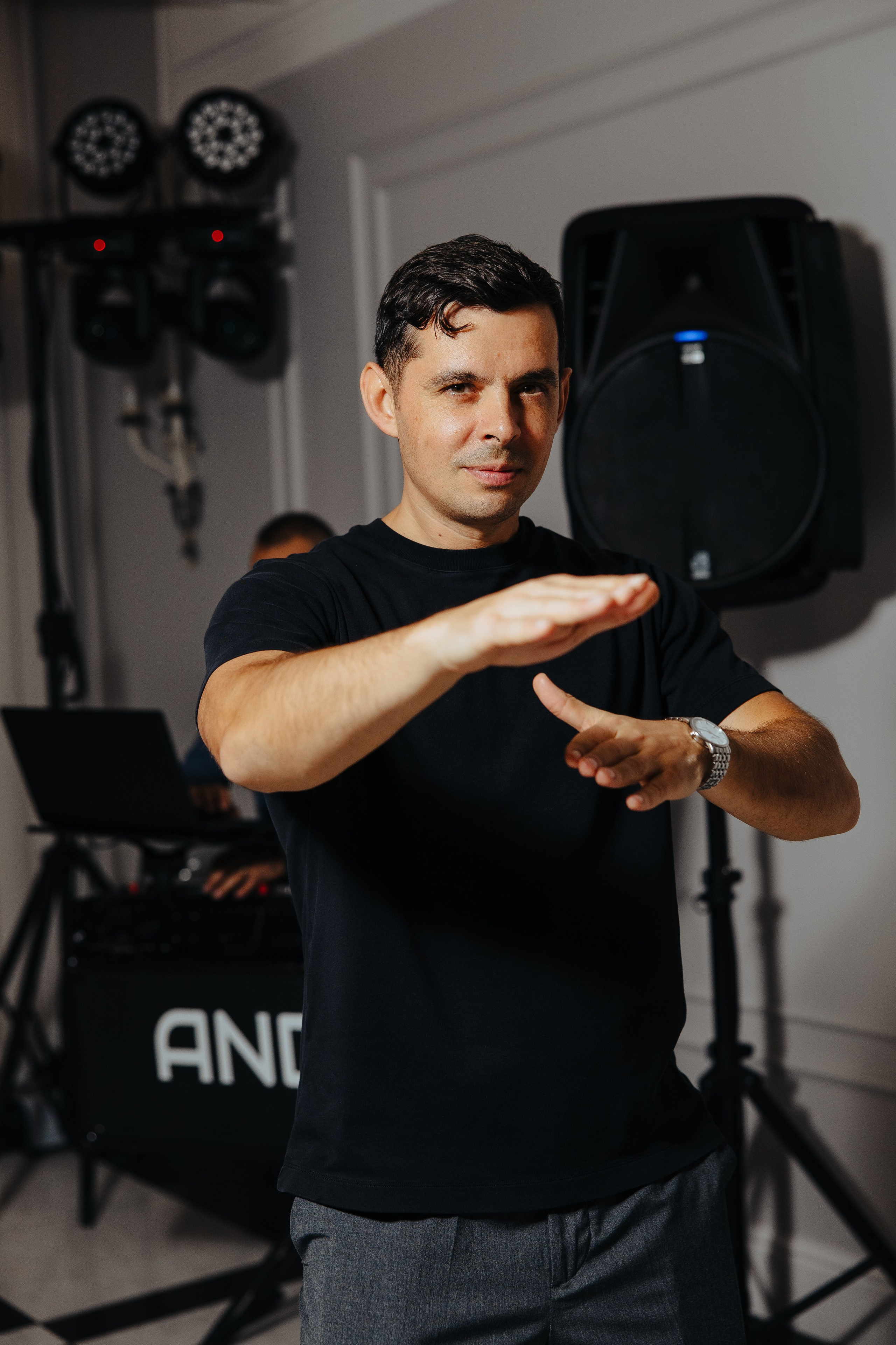 Mihai 40 ani. Fotograf de nuntă și evenimente private!