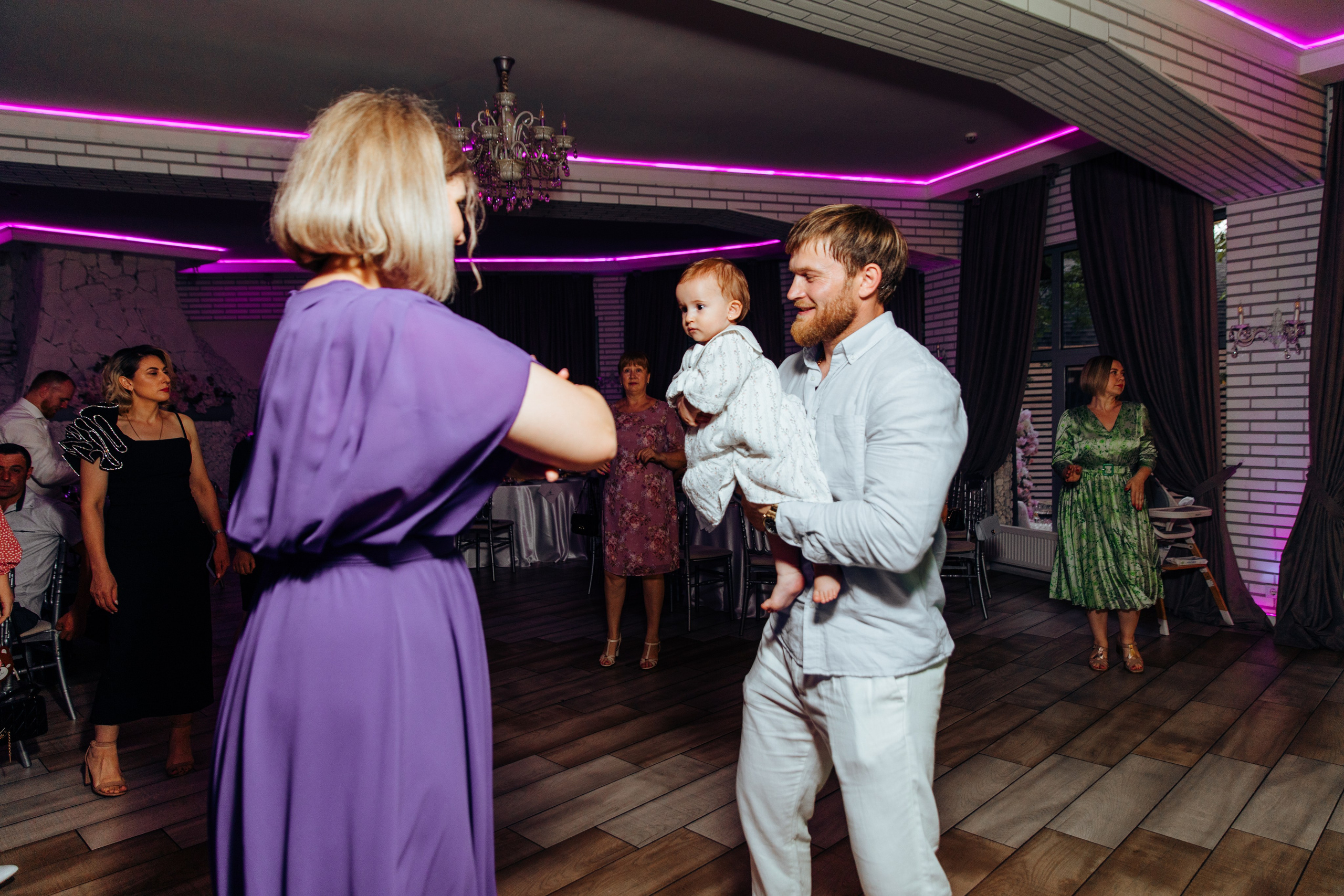 Antonia. Fotograf de nuntă și evenimente private!