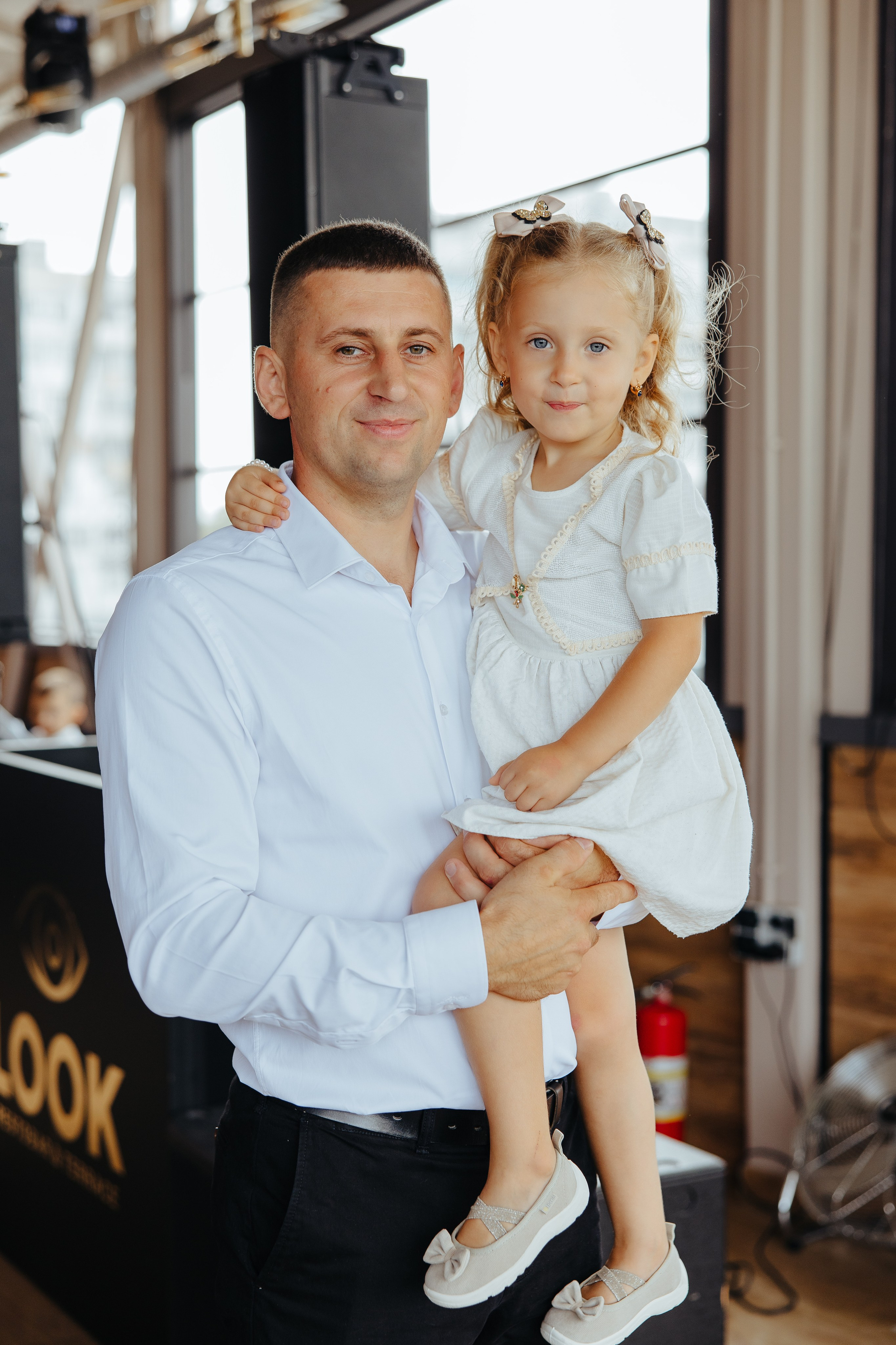 Nicoleta. Fotograf de nuntă și evenimente private!