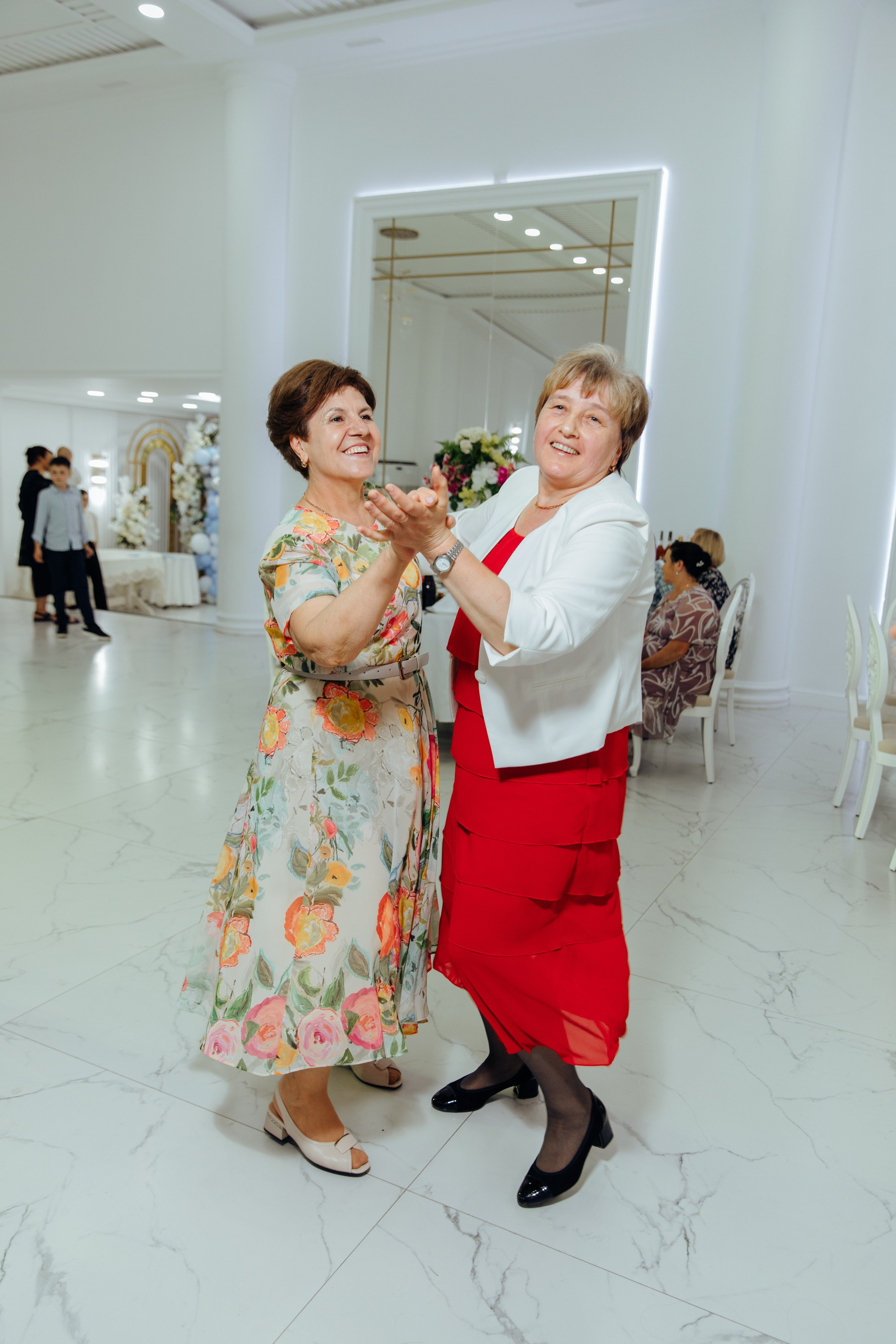 Ionel-Alessandro. Fotograf de nuntă și evenimente private!