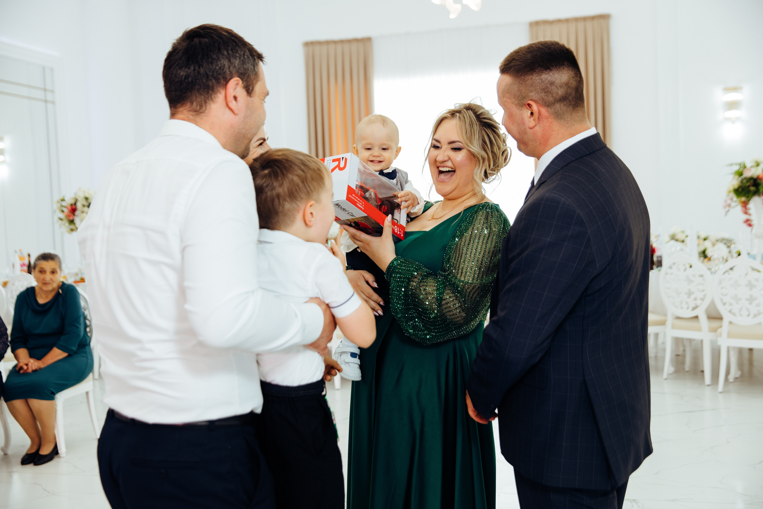 Ionel-Alessandro. Fotograf de nuntă și evenimente private!