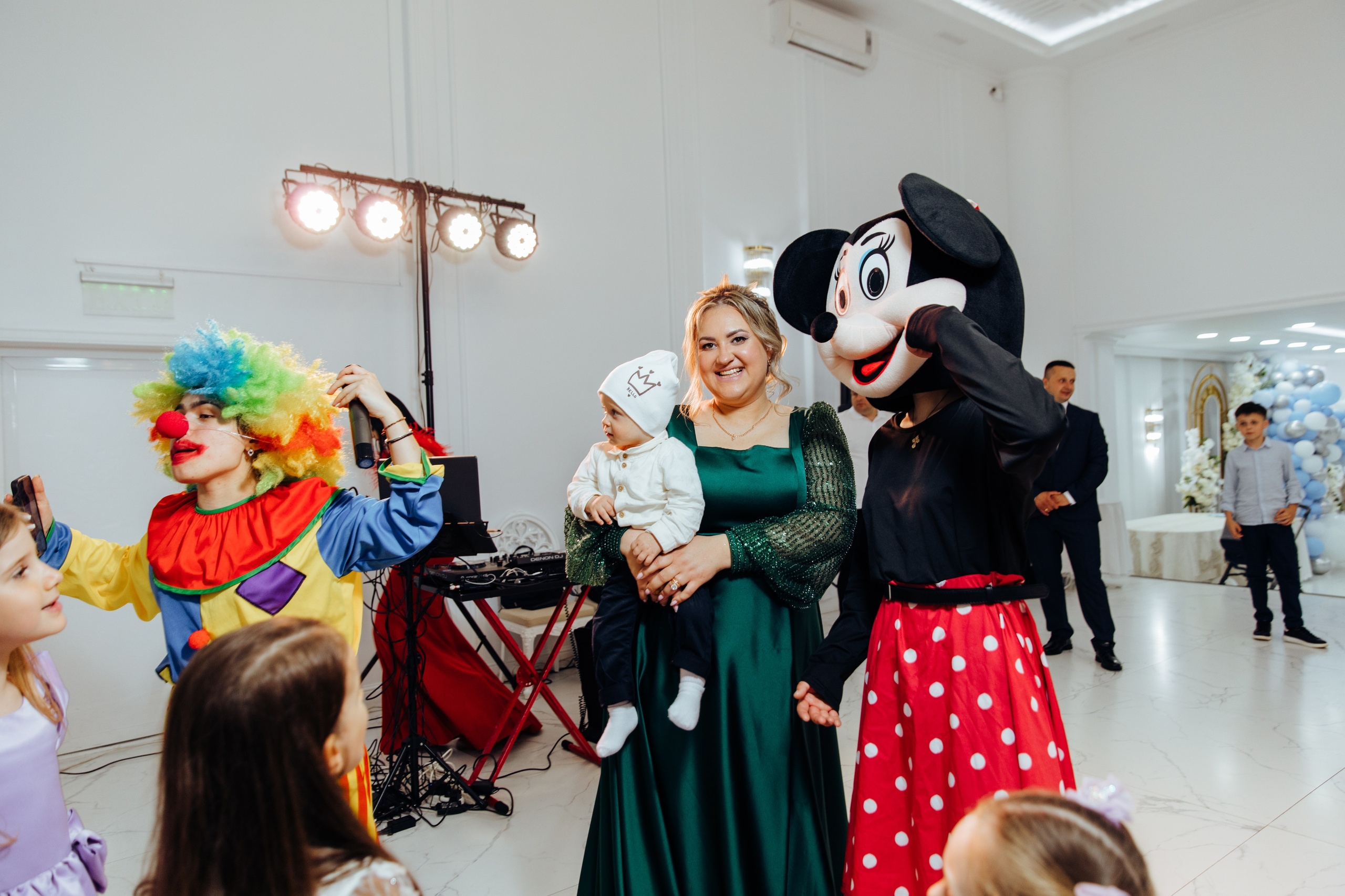 Ionel-Alessandro. Fotograf de nuntă și evenimente private!