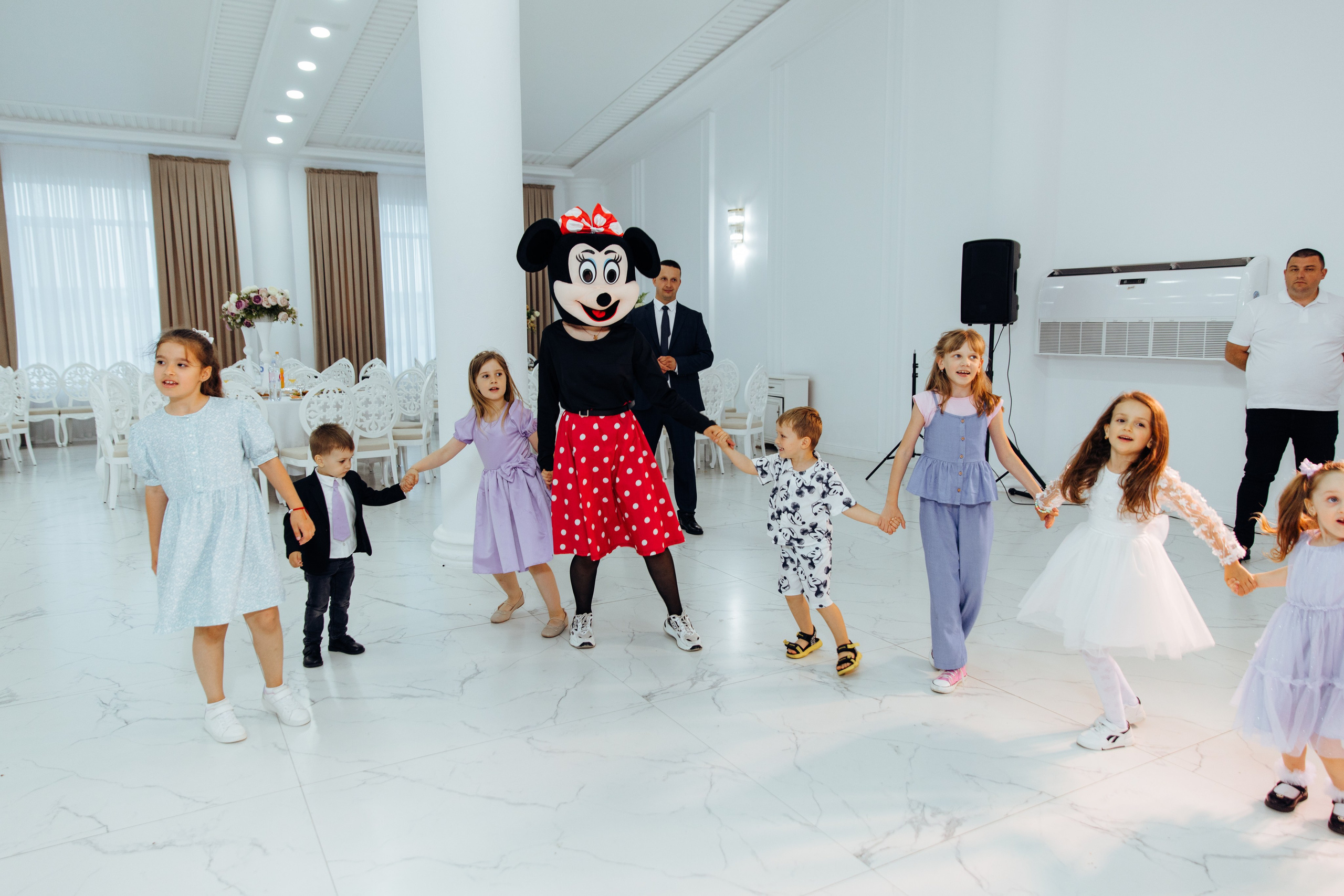 Ionel-Alessandro. Fotograf de nuntă și evenimente private!