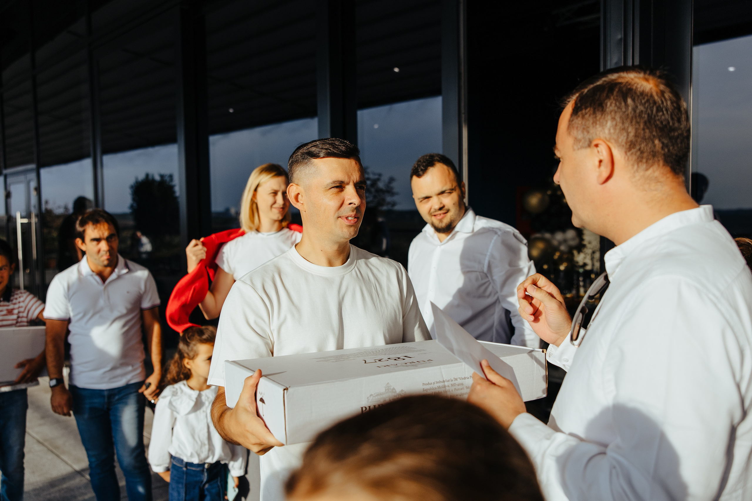 Oleg 40 ani. Fotograf de nuntă și evenimente private!