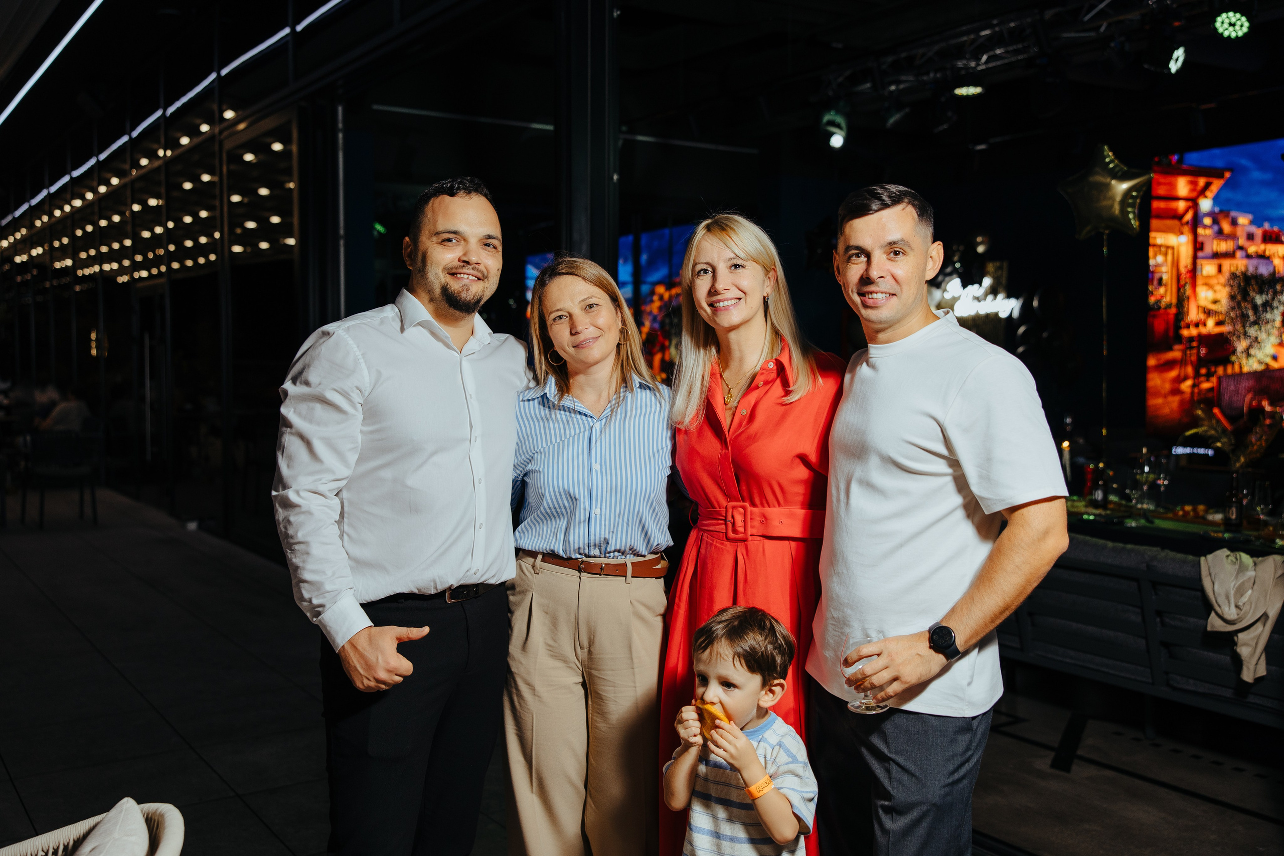 Oleg 40 ani. Fotograf de nuntă și evenimente private!