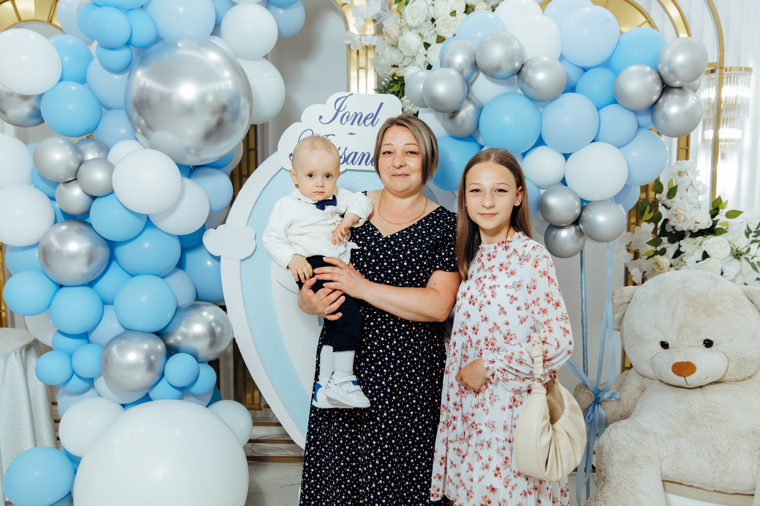 Ionel-Alessandro. Fotograf de nuntă și evenimente private!