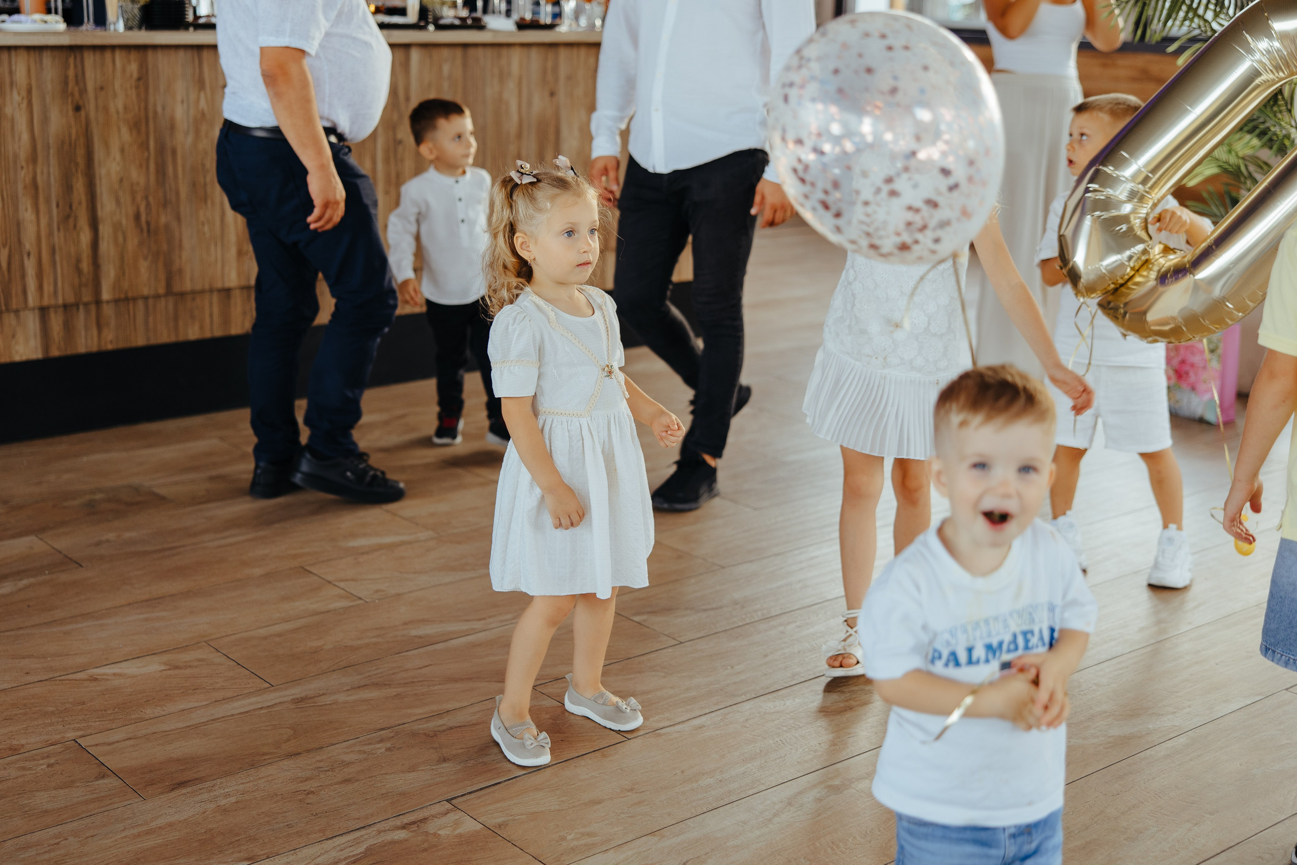 Nicoleta. Fotograf de nuntă și evenimente private!