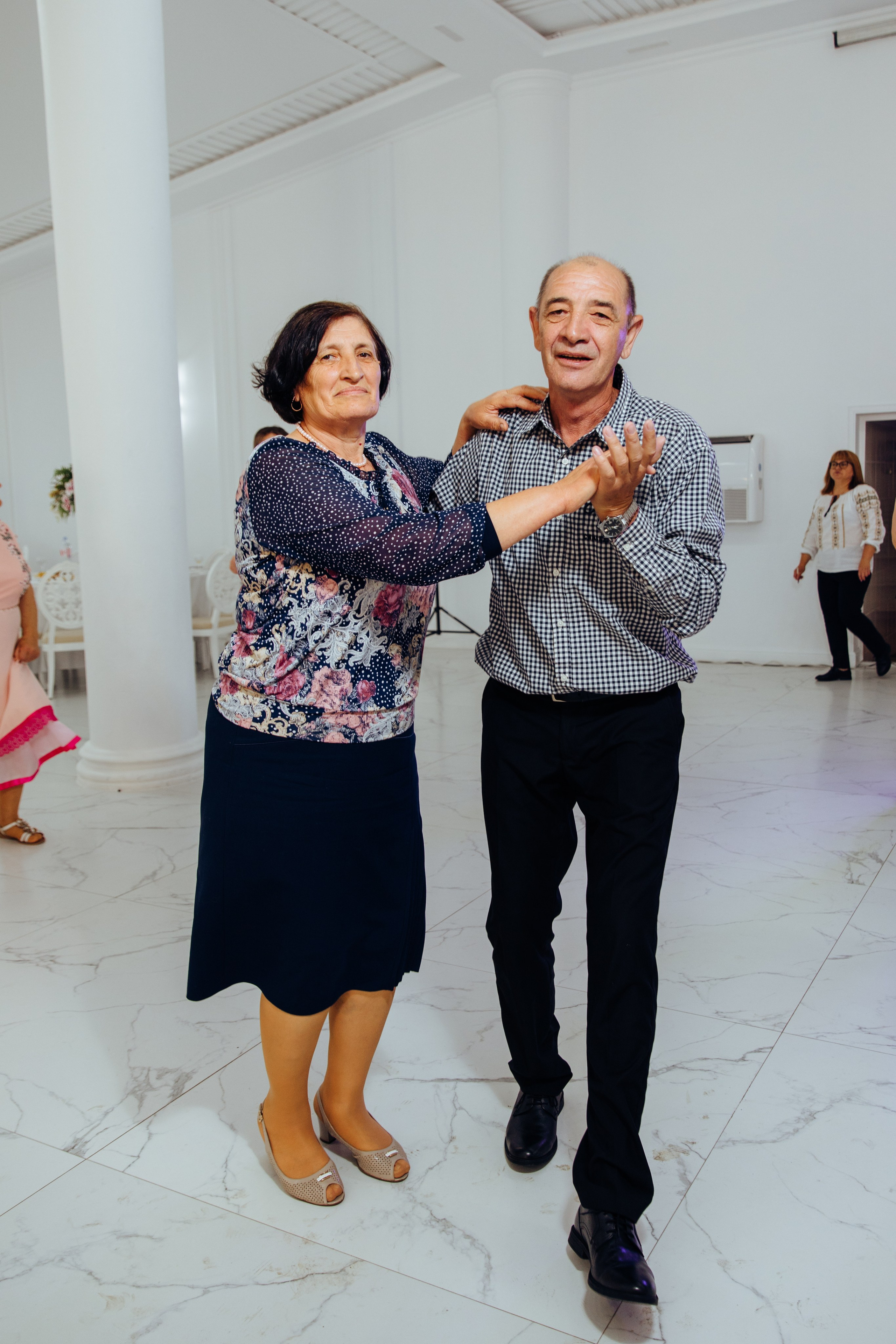 Ionel-Alessandro. Fotograf de nuntă și evenimente private!