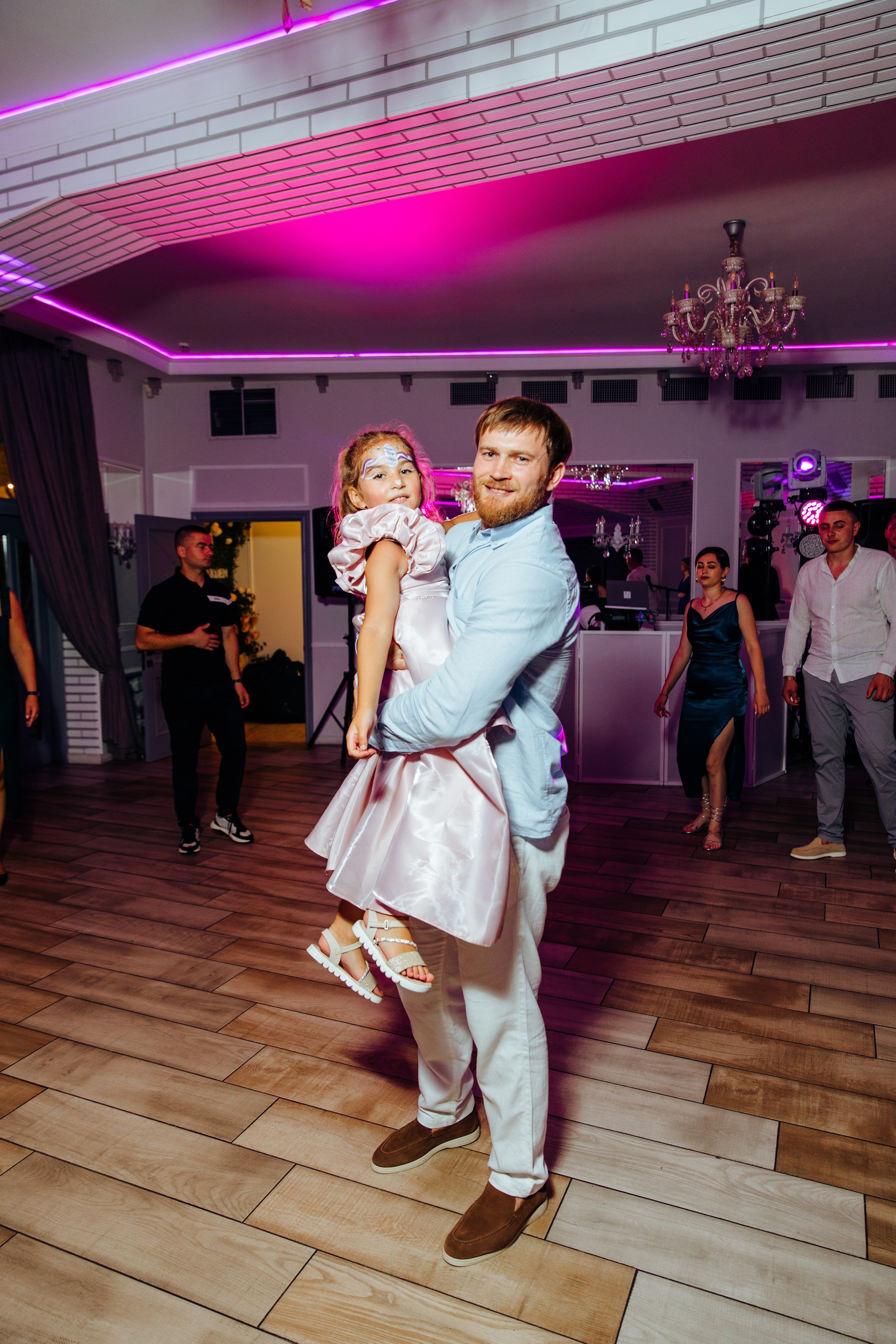 Antonia. Fotograf de nuntă și evenimente private!