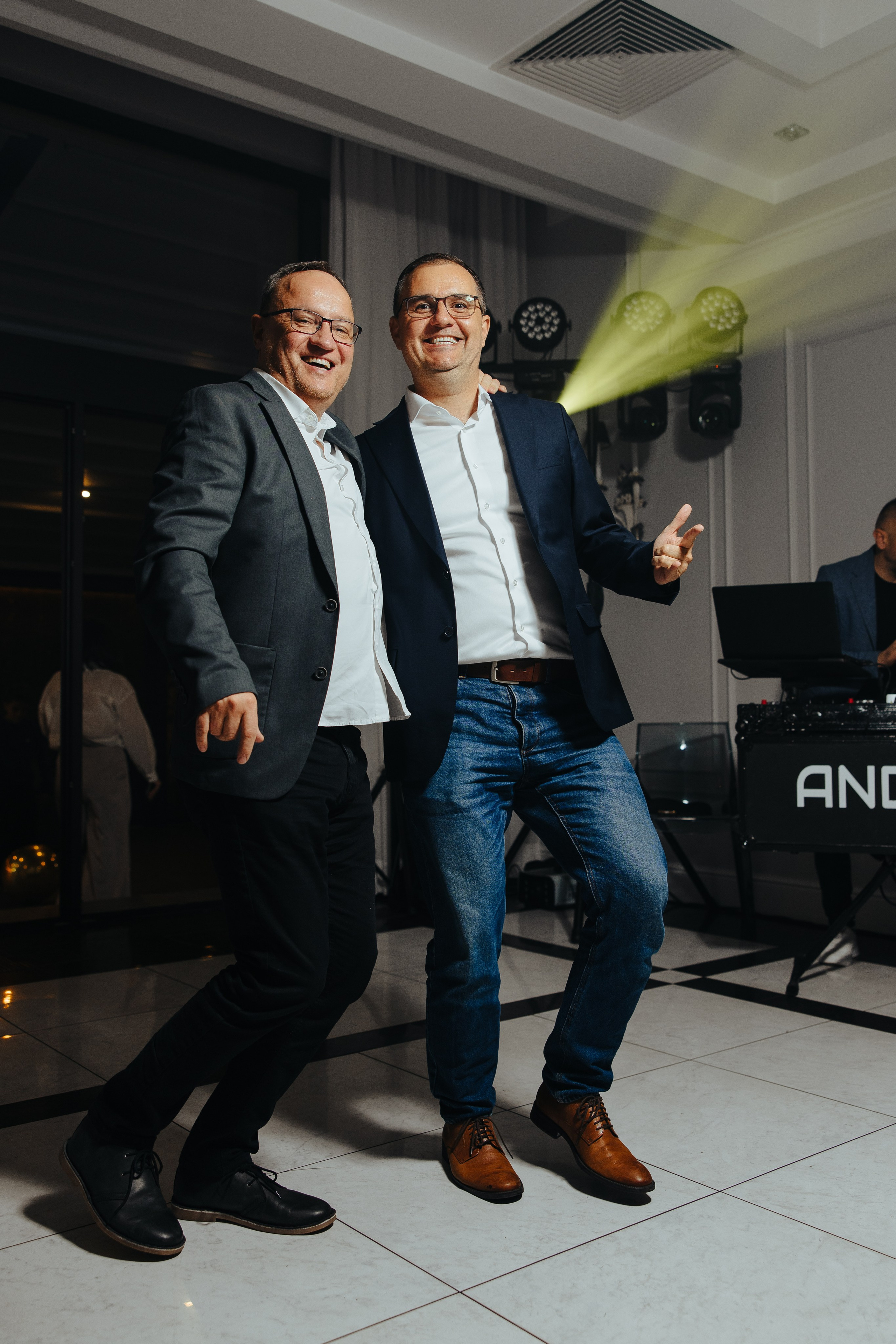 Mihai 40 ani. Fotograf de nuntă și evenimente private!