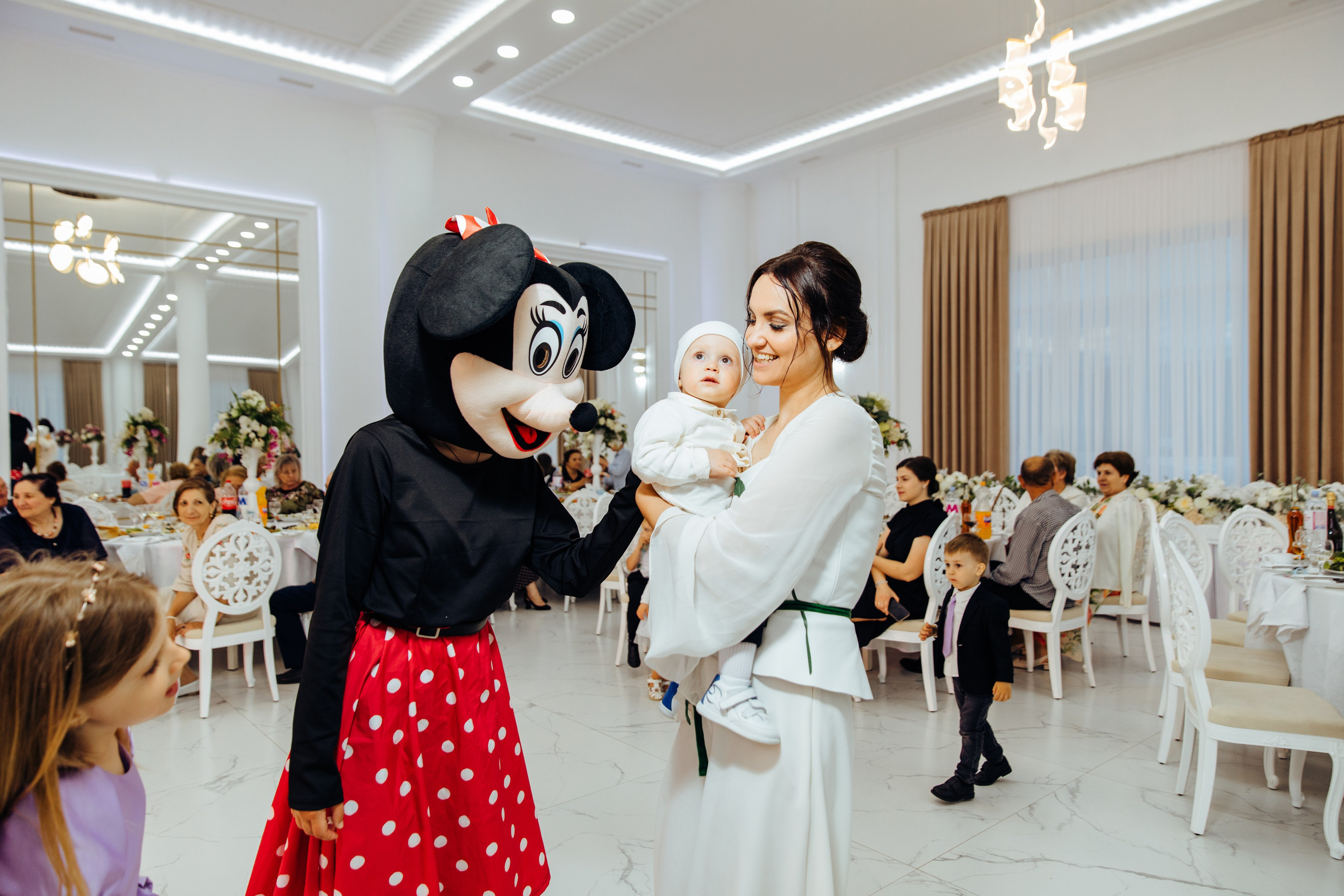 Ionel-Alessandro. Fotograf de nuntă și evenimente private!