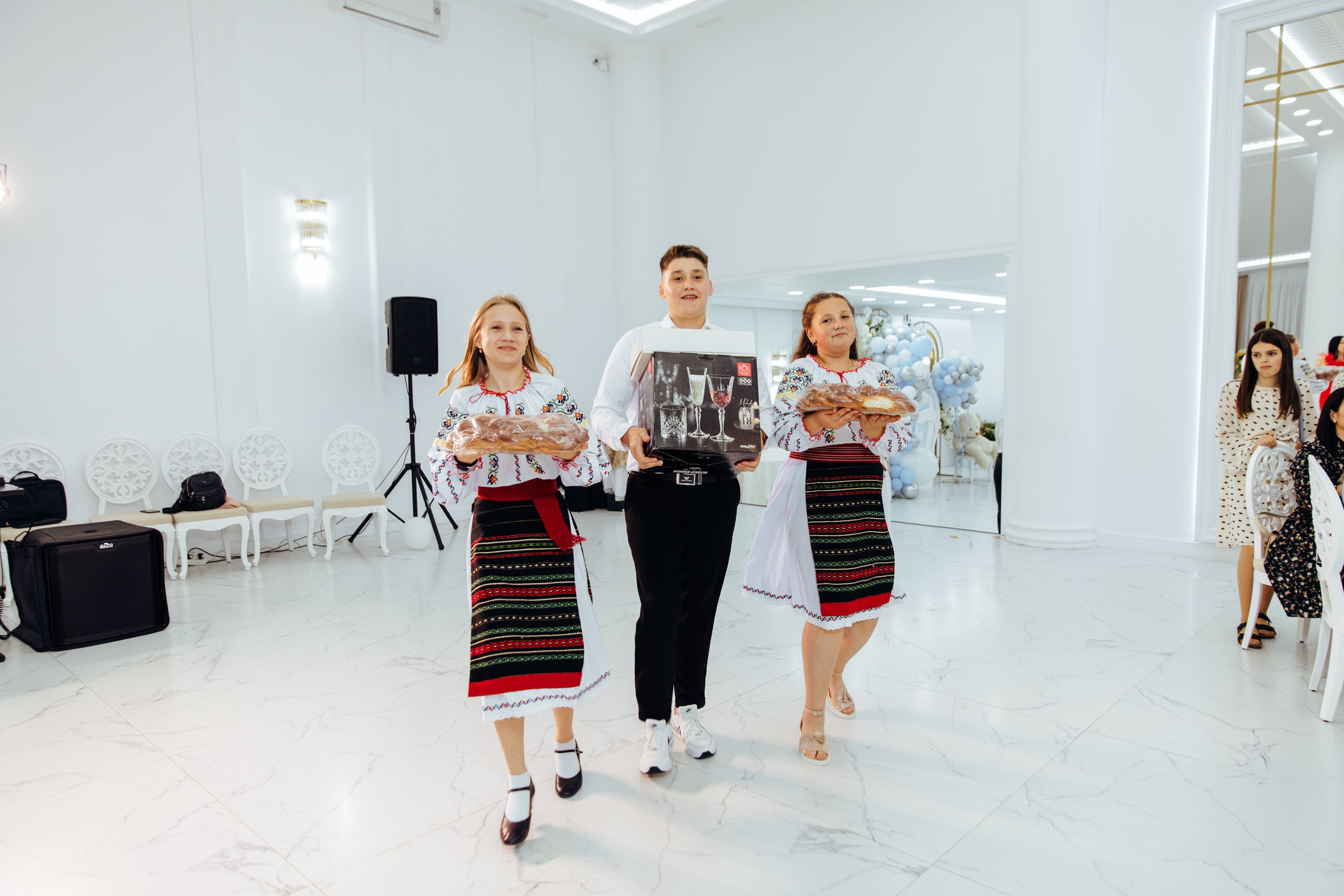 Ionel-Alessandro. Fotograf de nuntă și evenimente private!