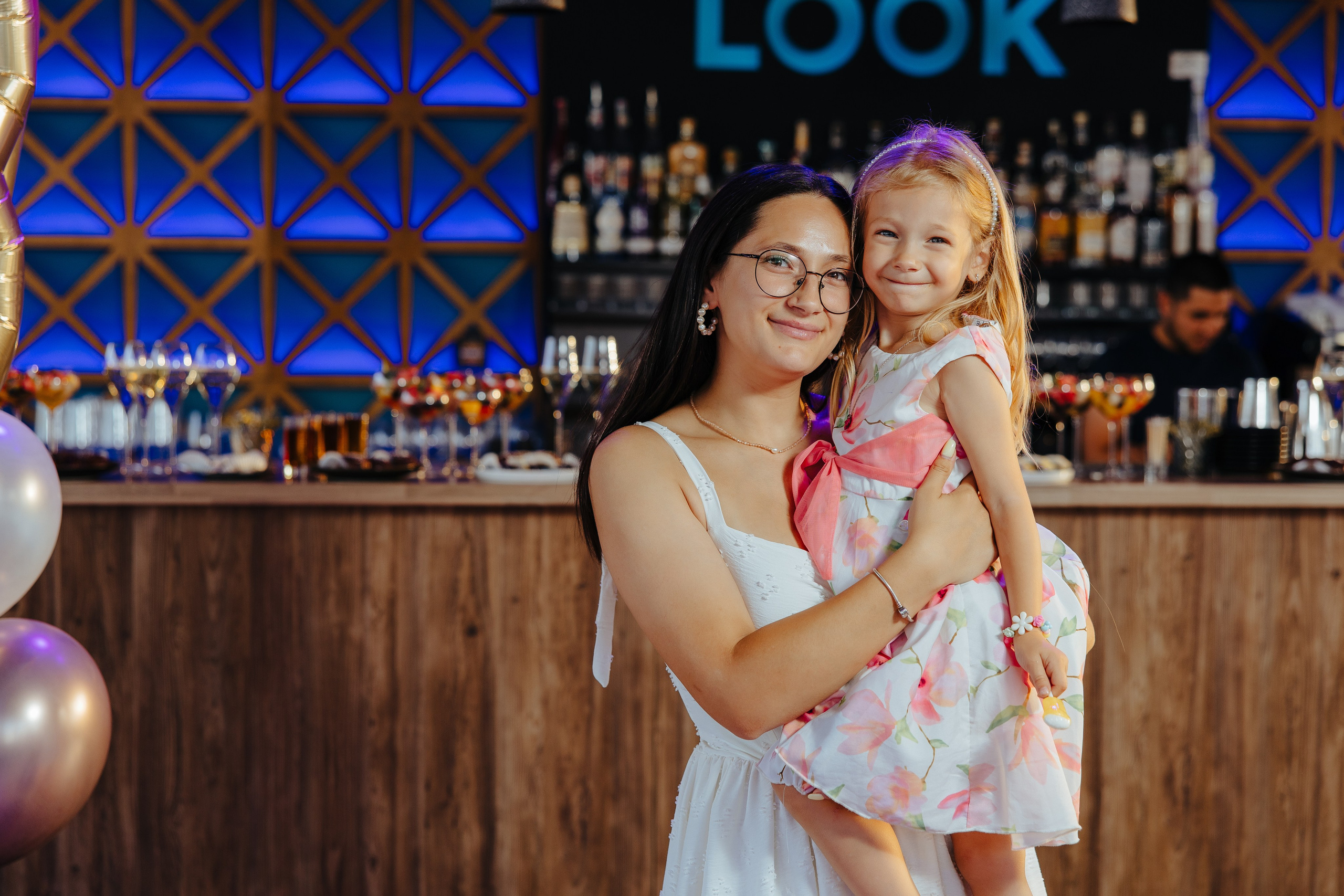 Nicoleta. Fotograf de nuntă și evenimente private!