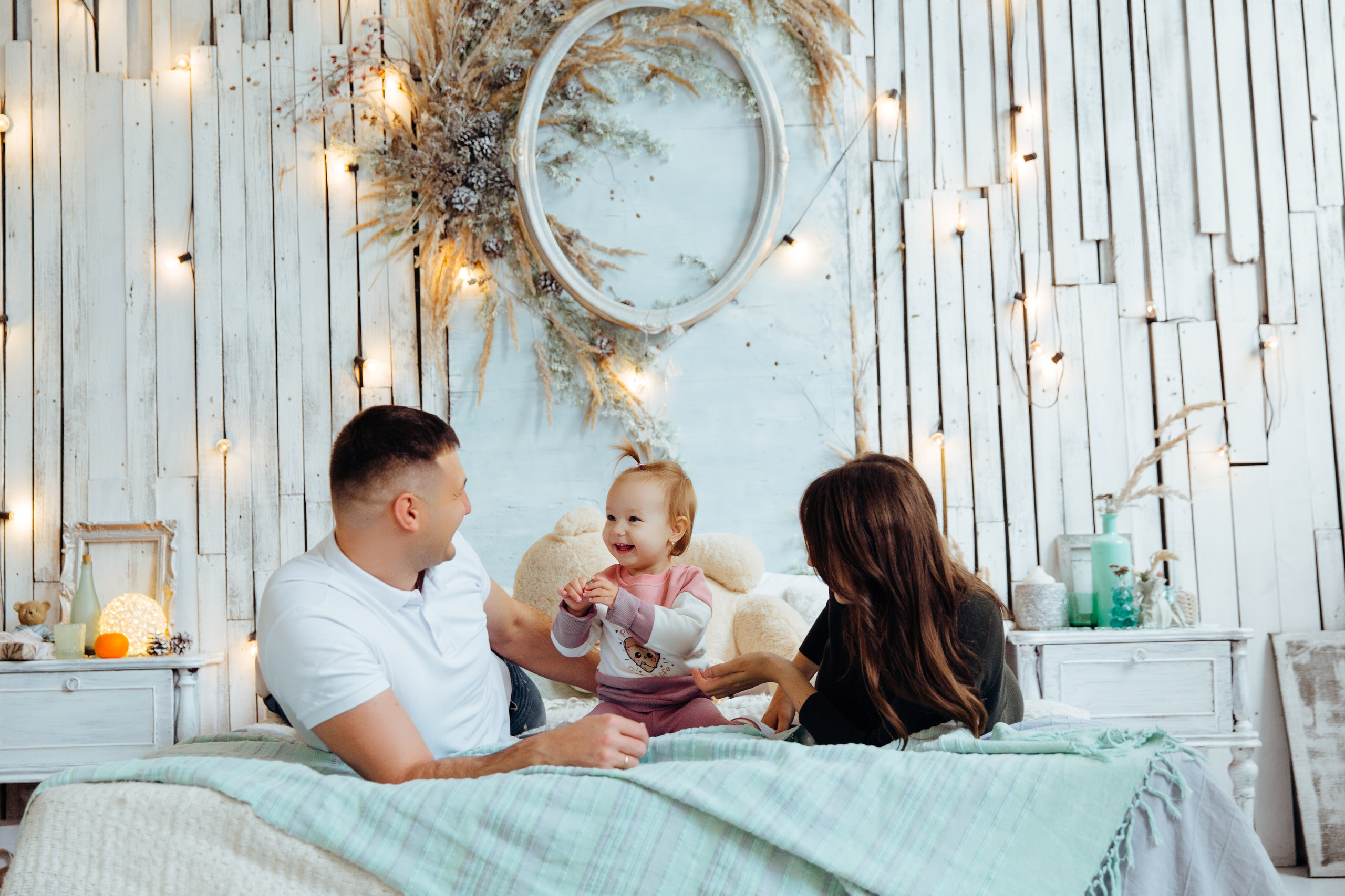 Magia sarbātorilor. Fotograf de nuntă și evenimente private!