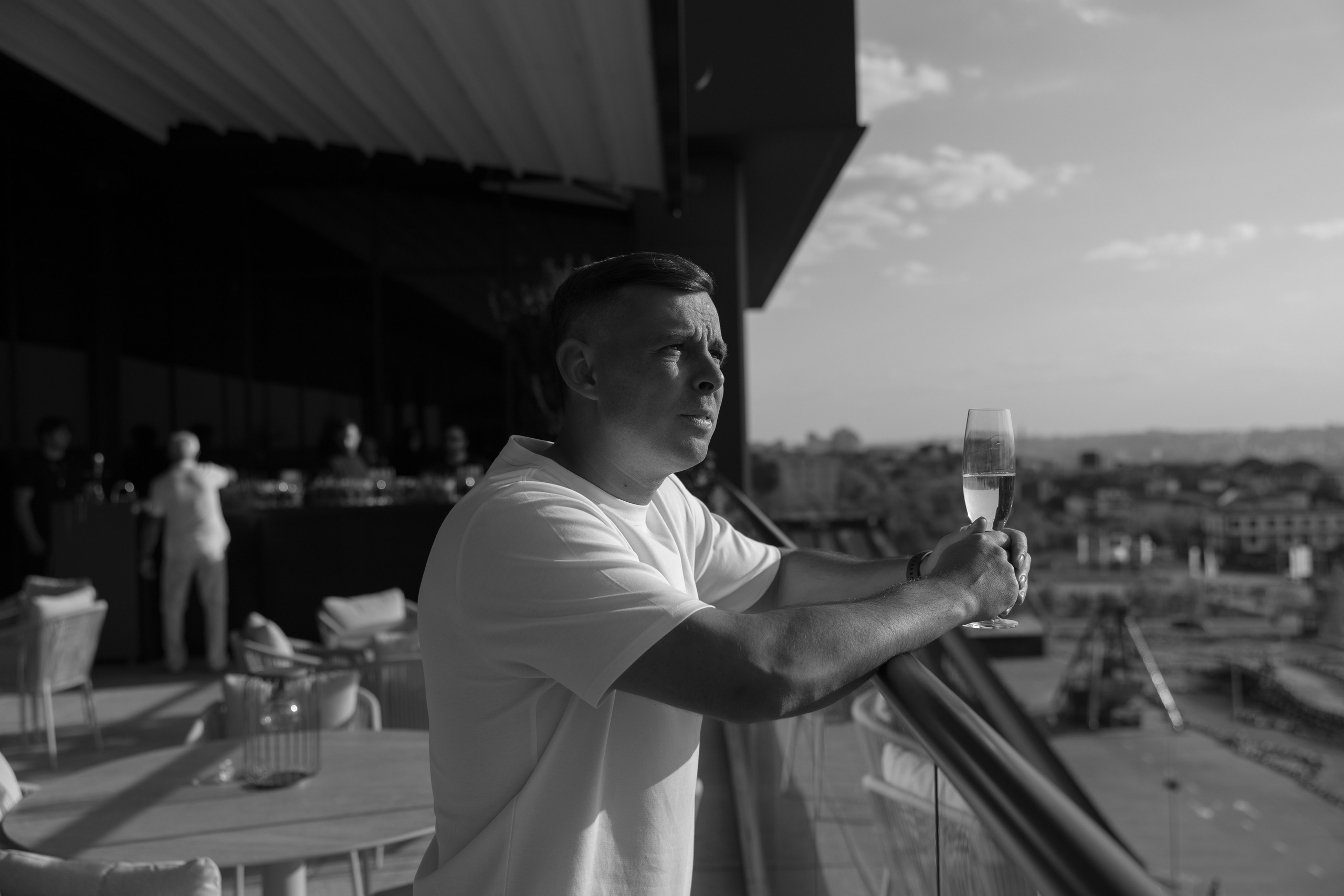 Oleg 40 ani. Fotograf de nuntă și evenimente private!