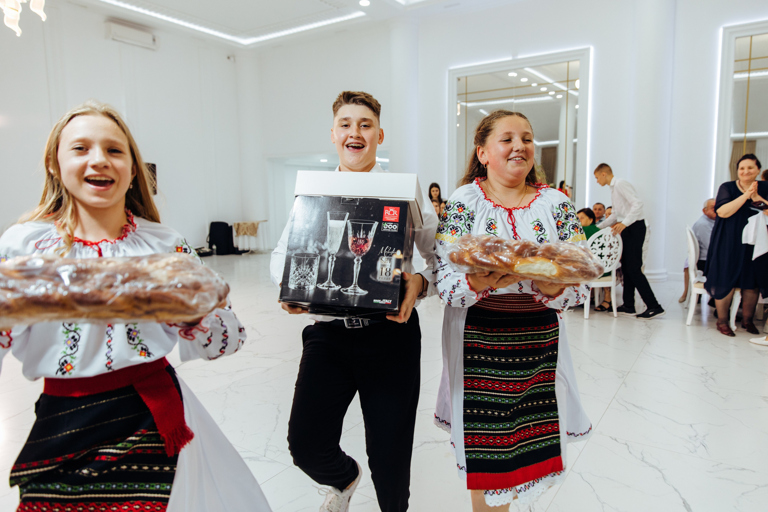 Ionel-Alessandro. Fotograf de nuntă și evenimente private!