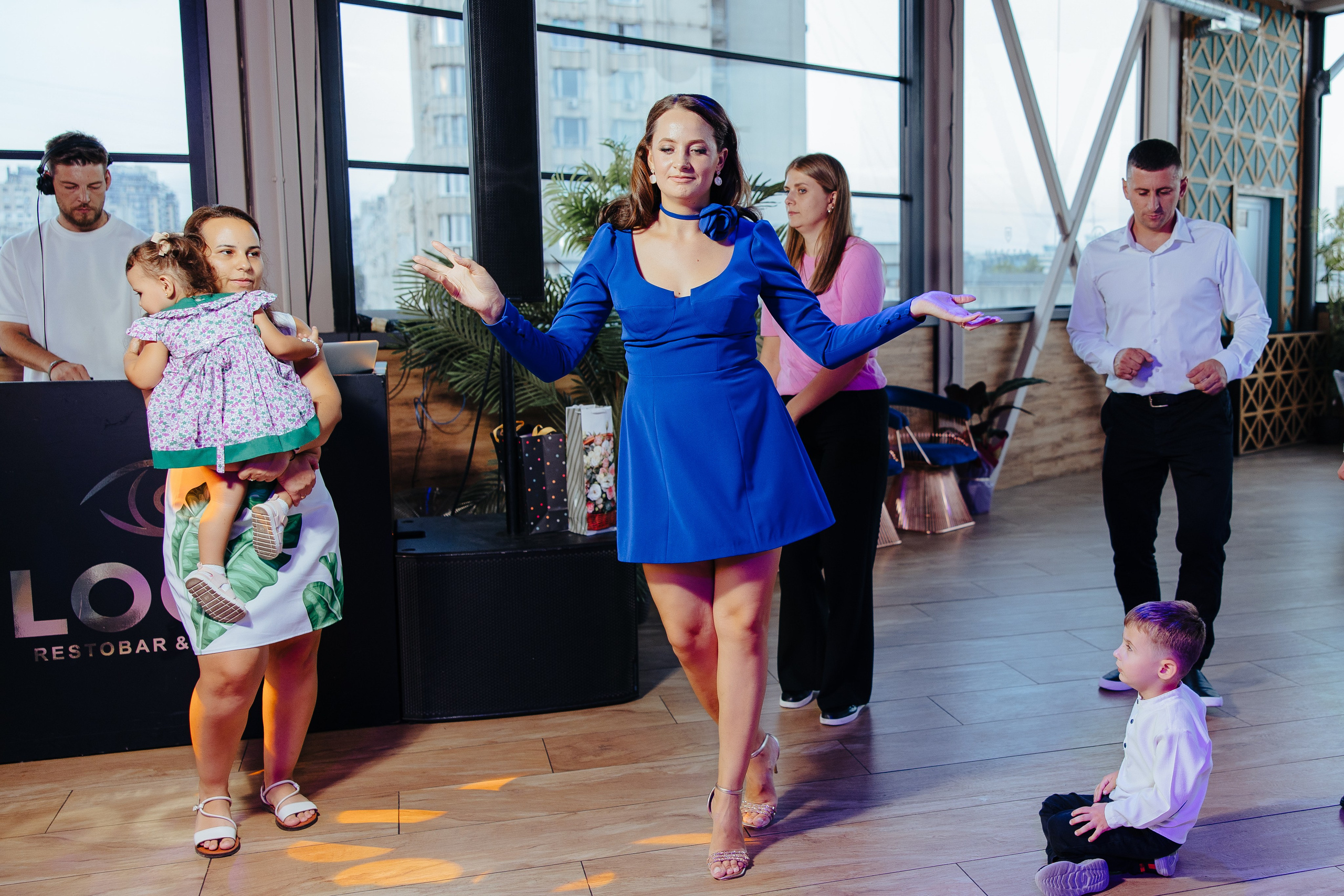 Nicoleta. Fotograf de nuntă și evenimente private!