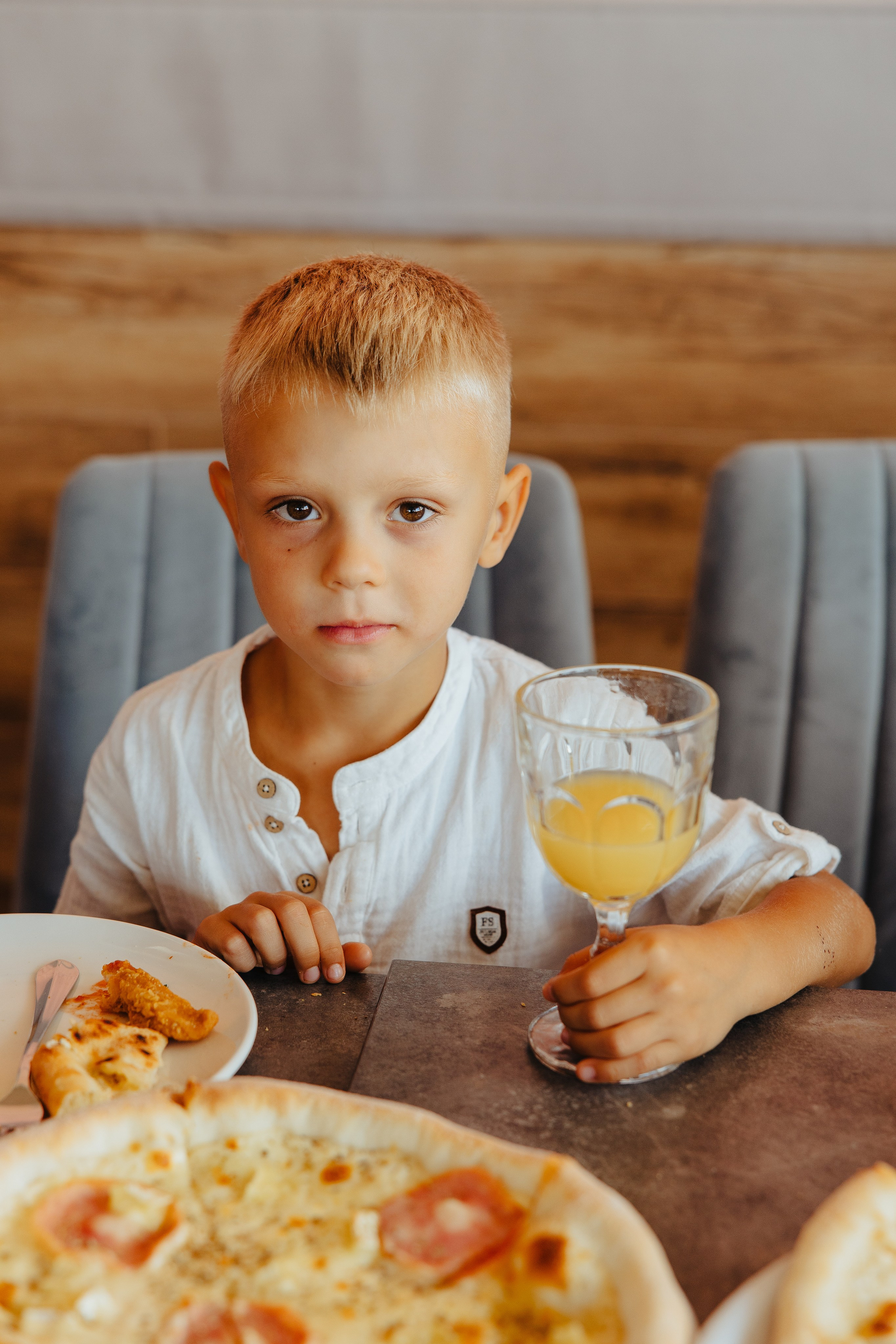 Nicoleta. Fotograf de nuntă și evenimente private!