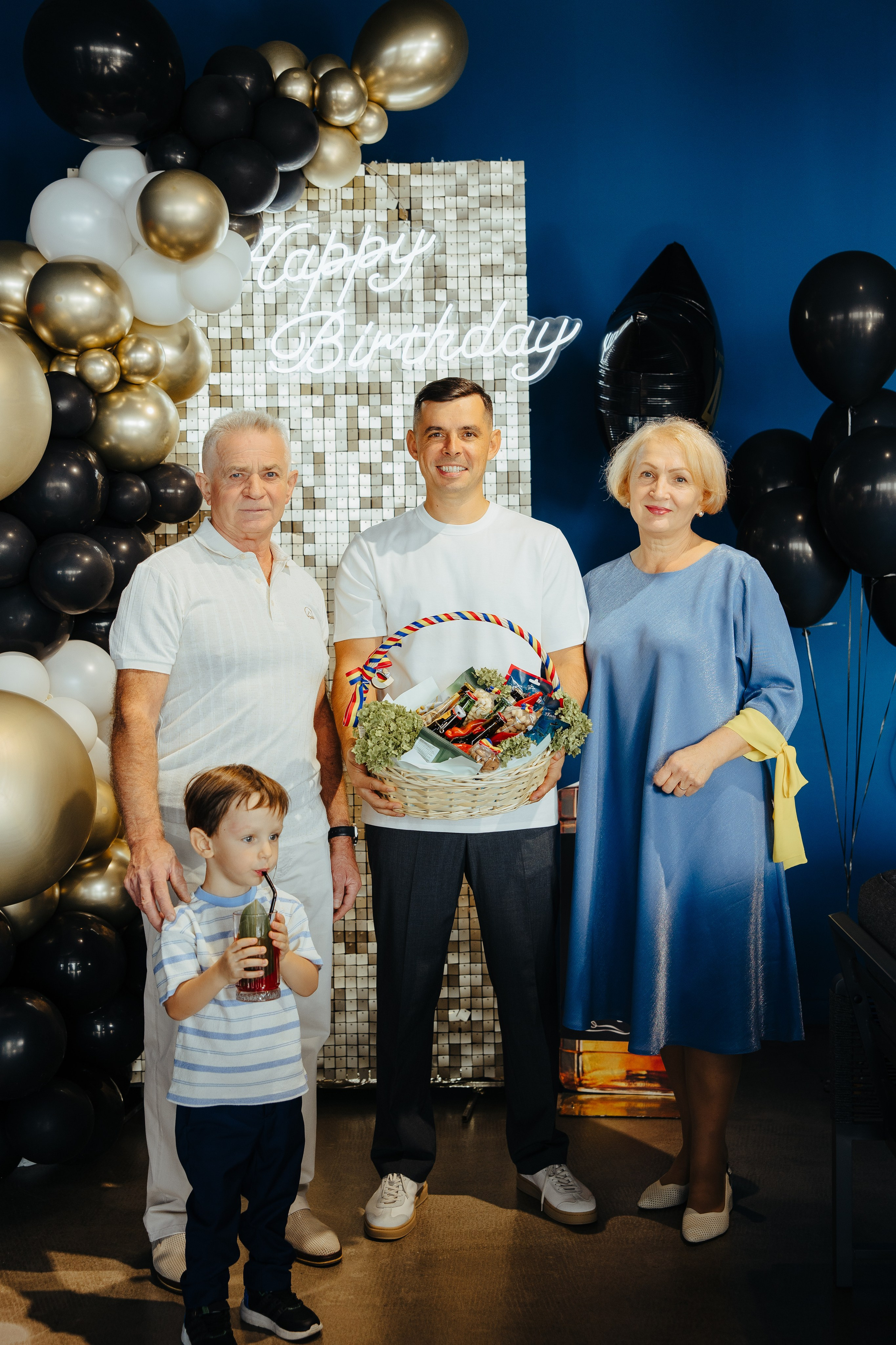 Oleg 40 ani. Fotograf de nuntă și evenimente private!