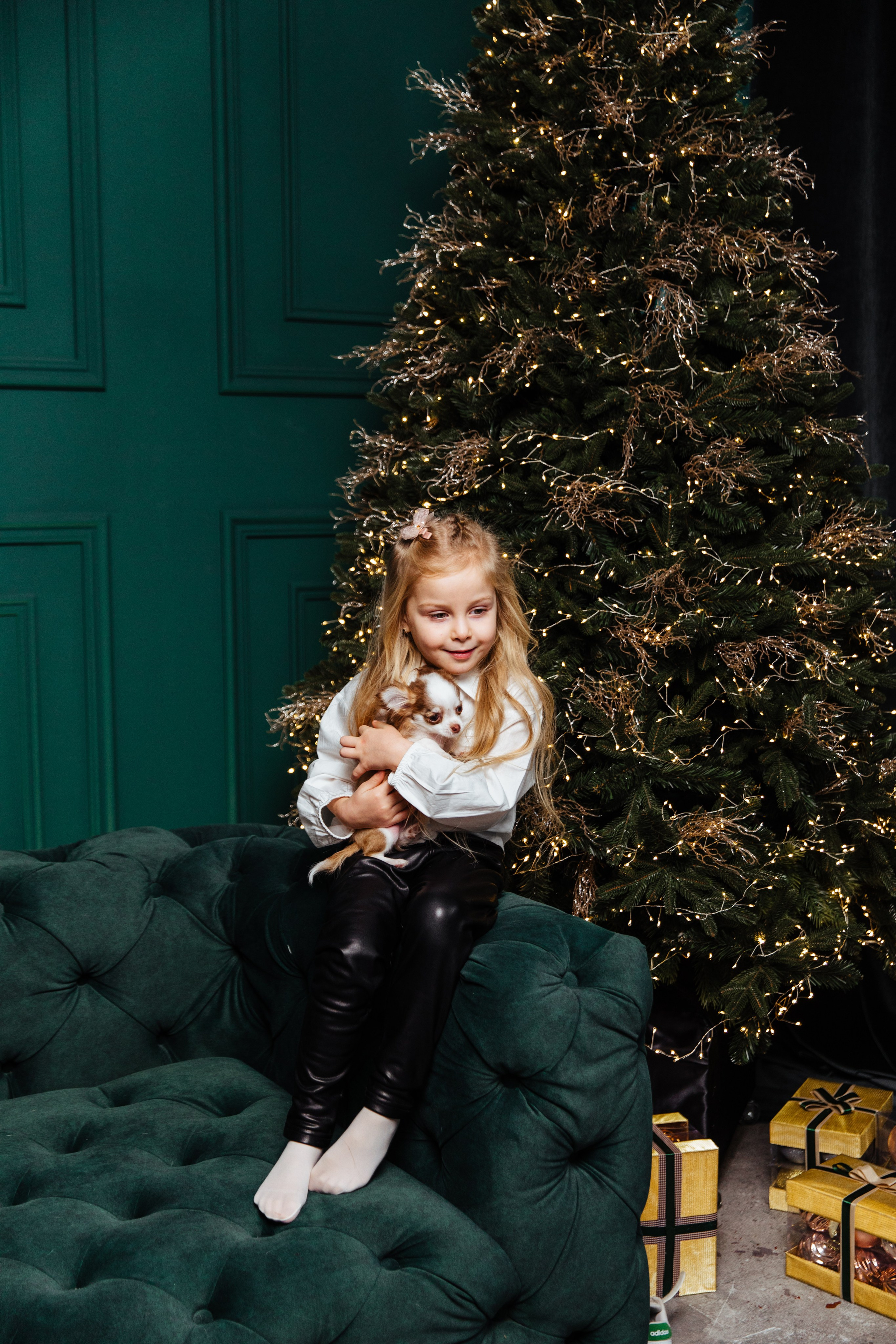 Magia sarbātorilor. Fotograf de nuntă și evenimente private!