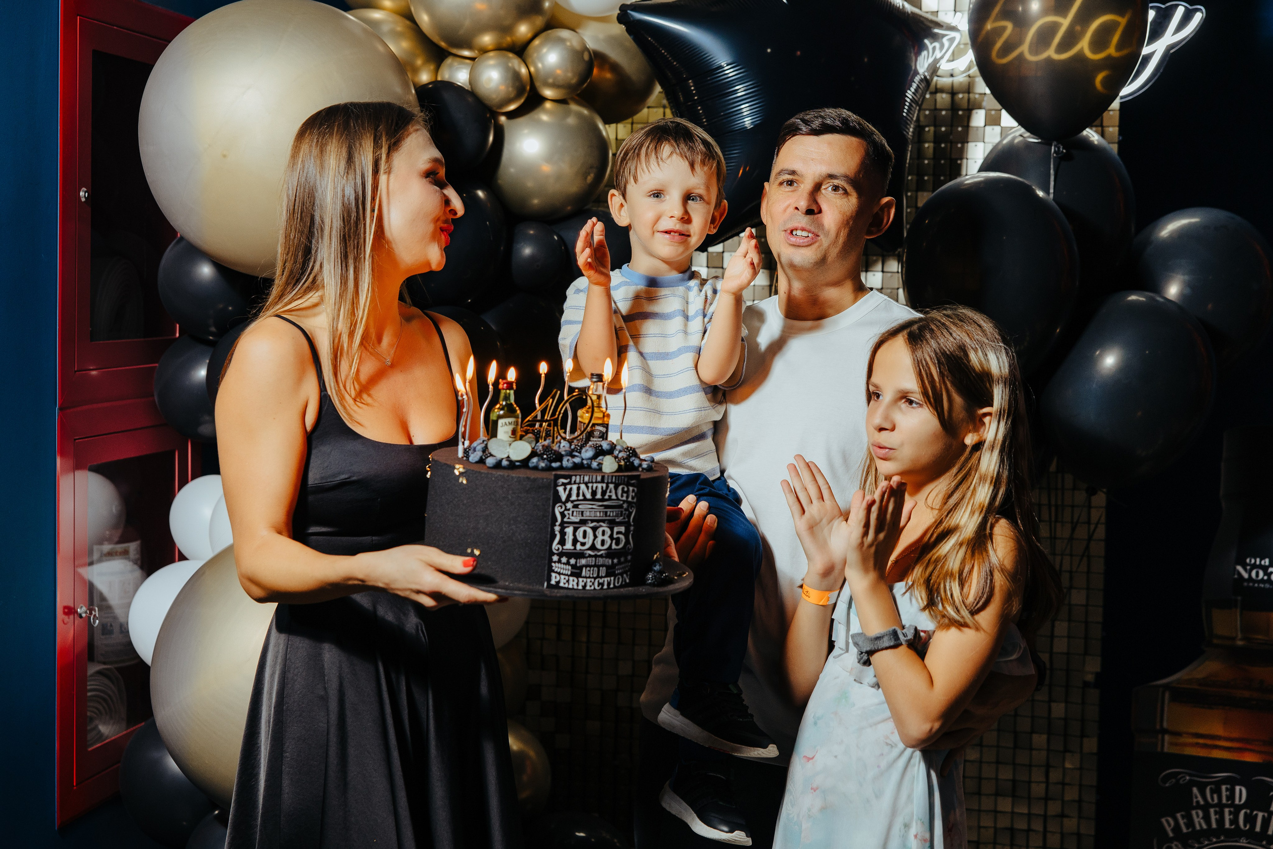 Oleg 40 ani. Fotograf de nuntă și evenimente private!