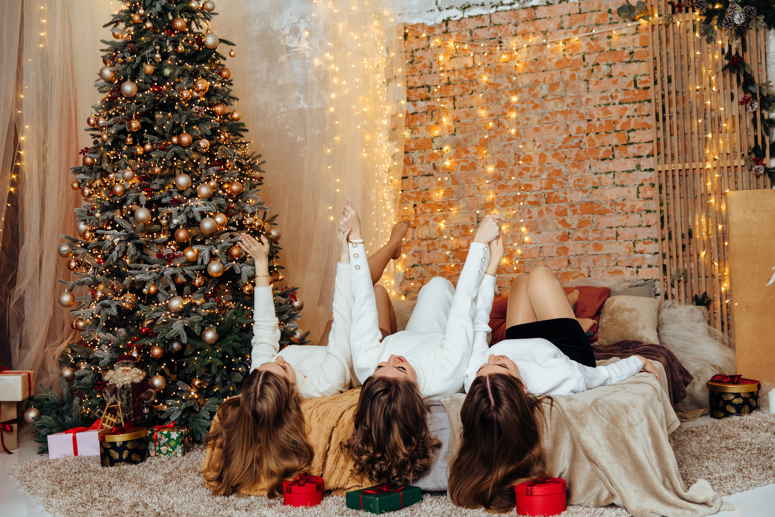 Magia sarbātorilor. Fotograf de nuntă și evenimente private!