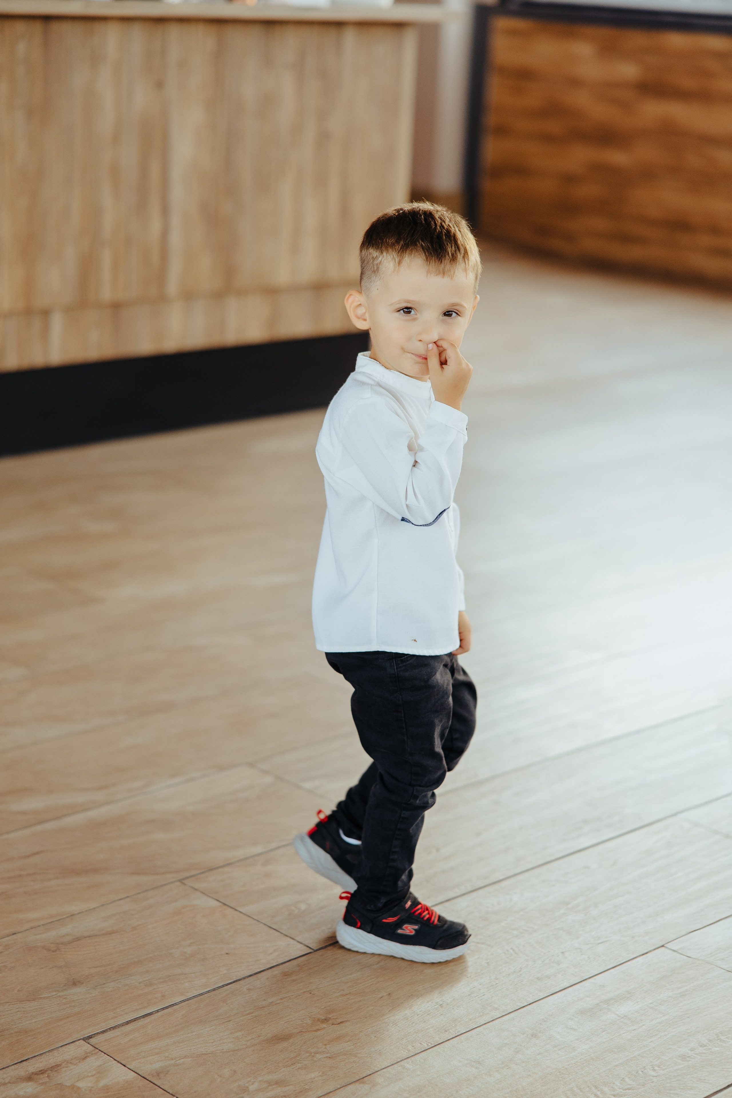 Nicoleta. Fotograf de nuntă și evenimente private!