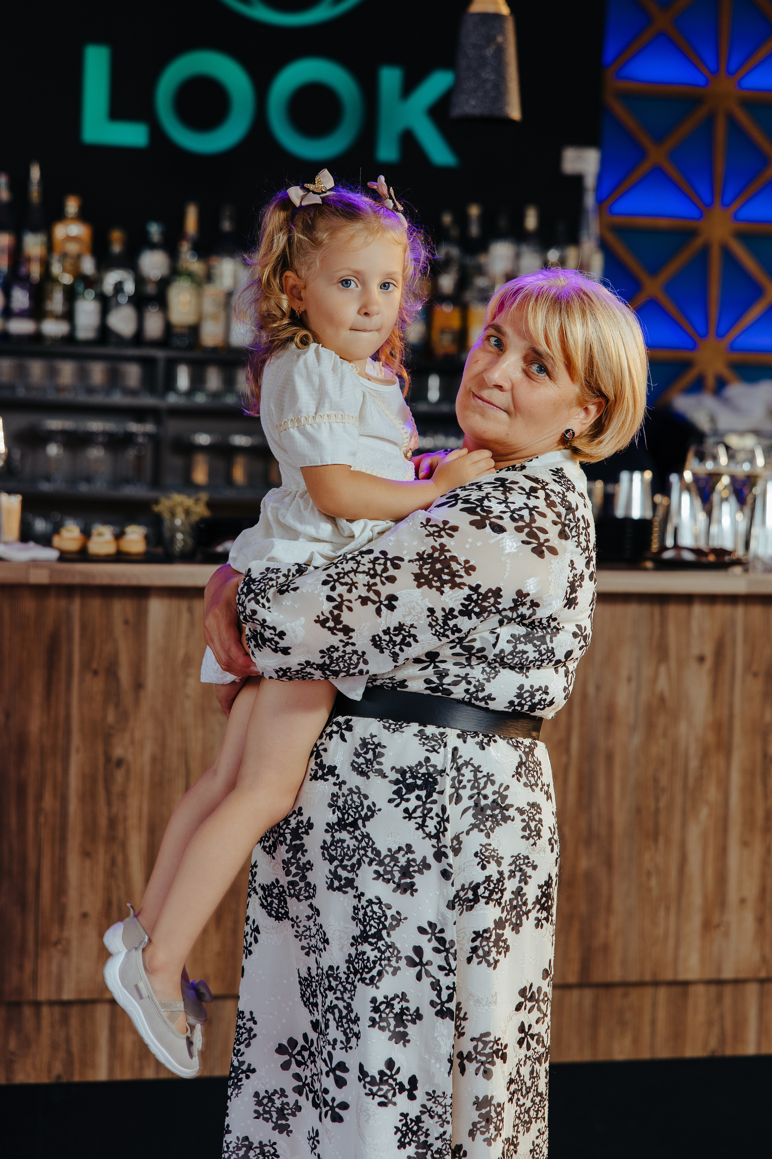 Nicoleta. Fotograf de nuntă și evenimente private!