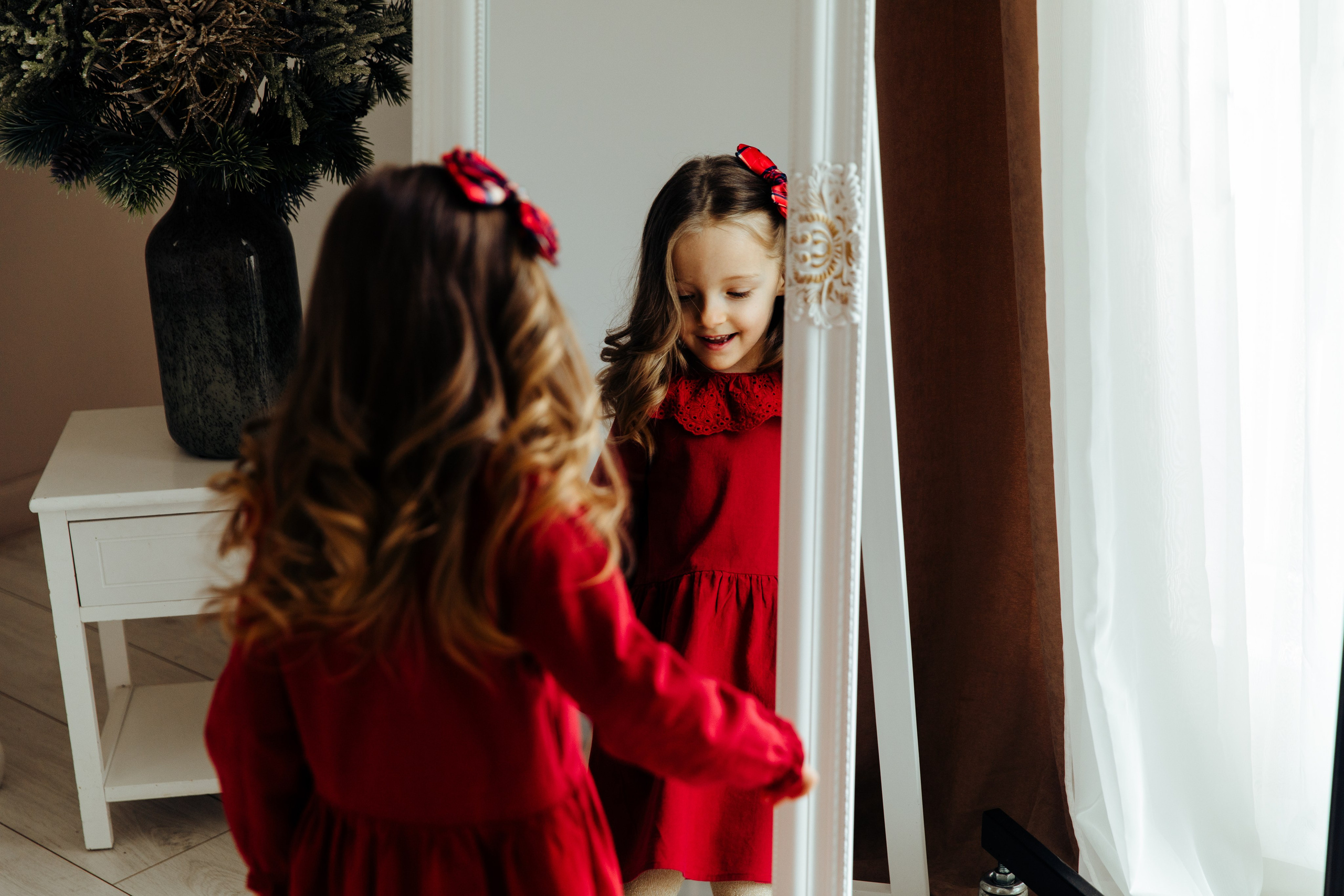 Magia sarbātorilor. Fotograf de nuntă și evenimente private!