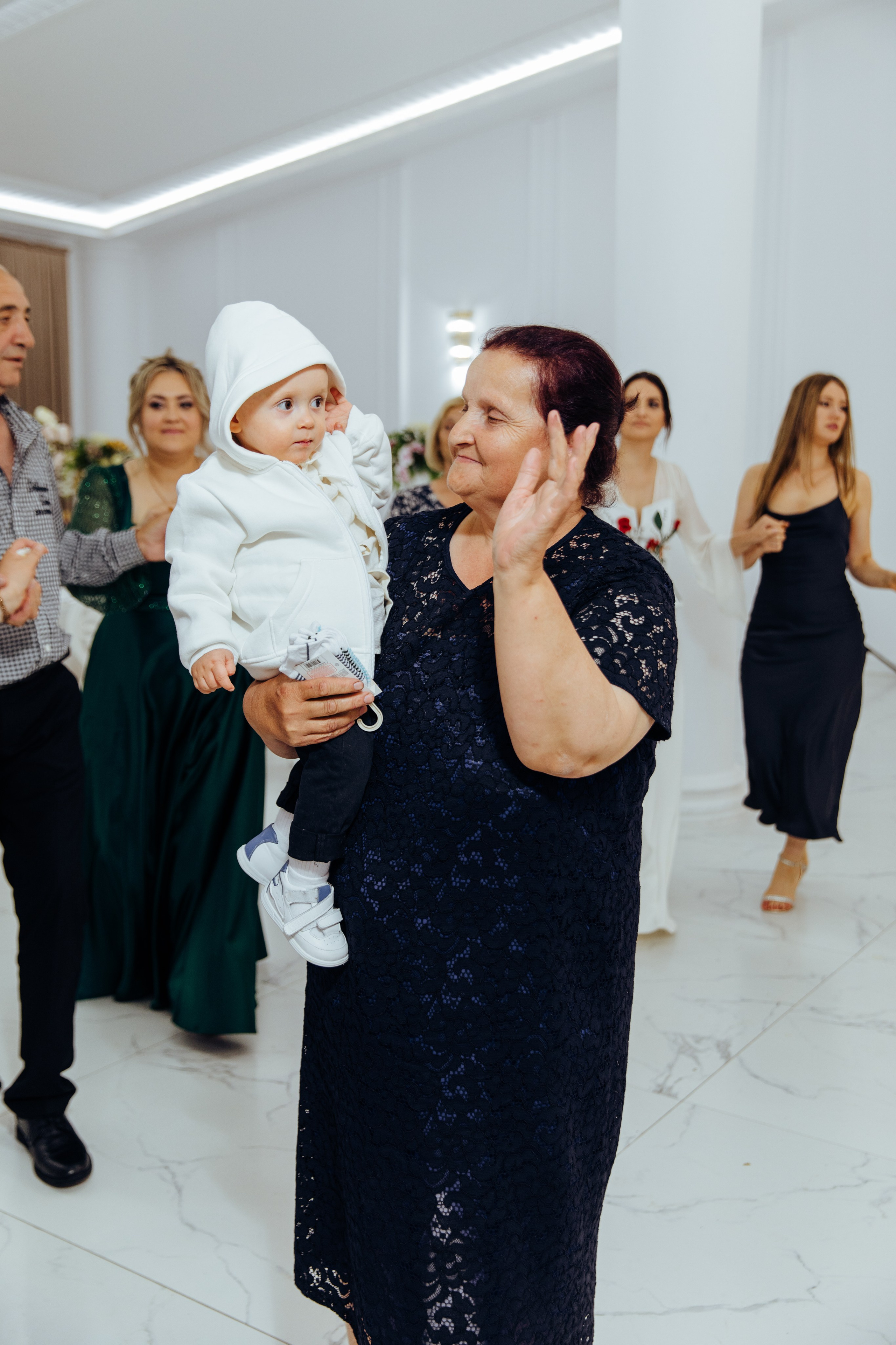 Ionel-Alessandro. Fotograf de nuntă și evenimente private!