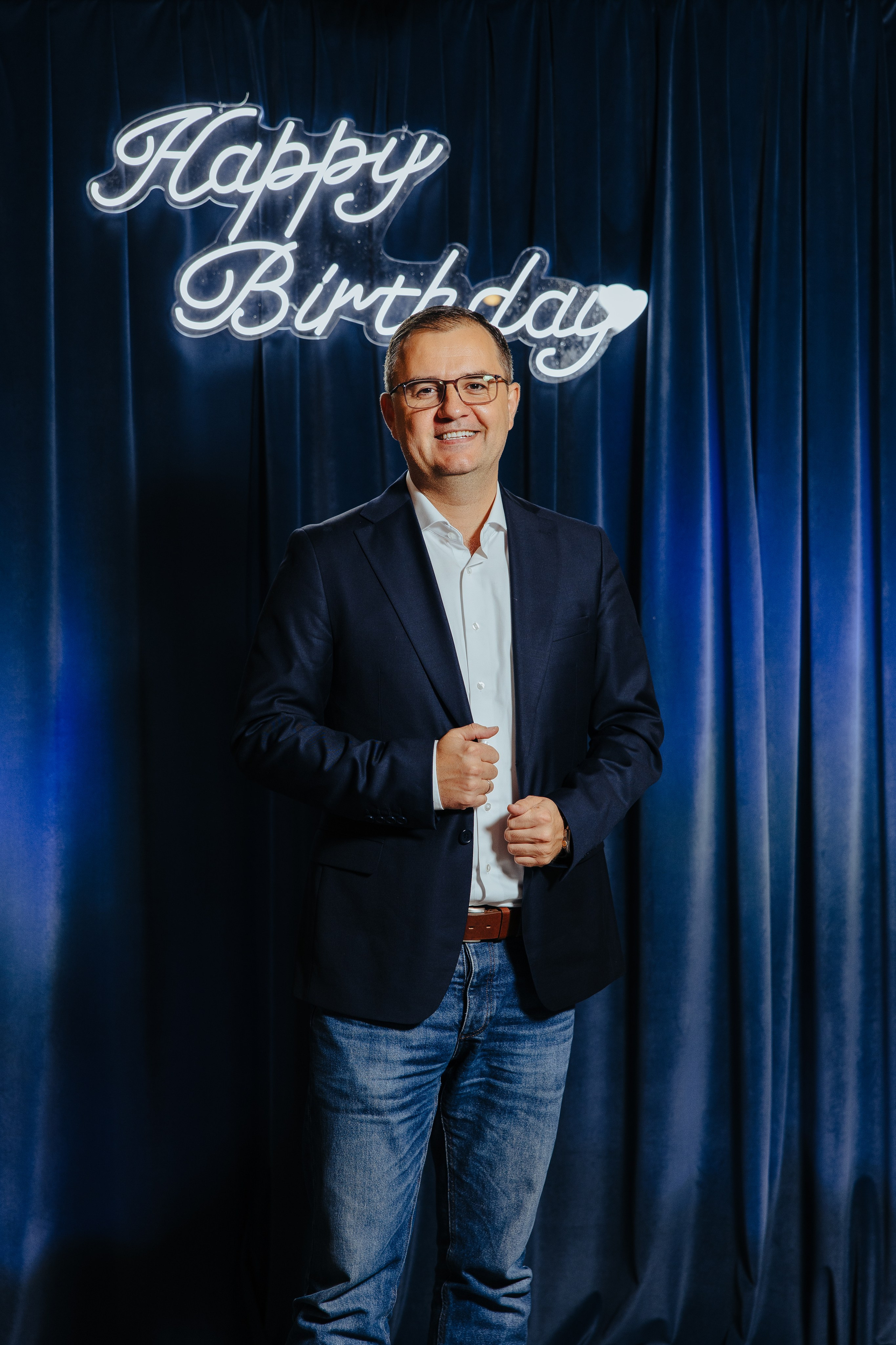 Mihai 40 ani. Fotograf de nuntă și evenimente private!