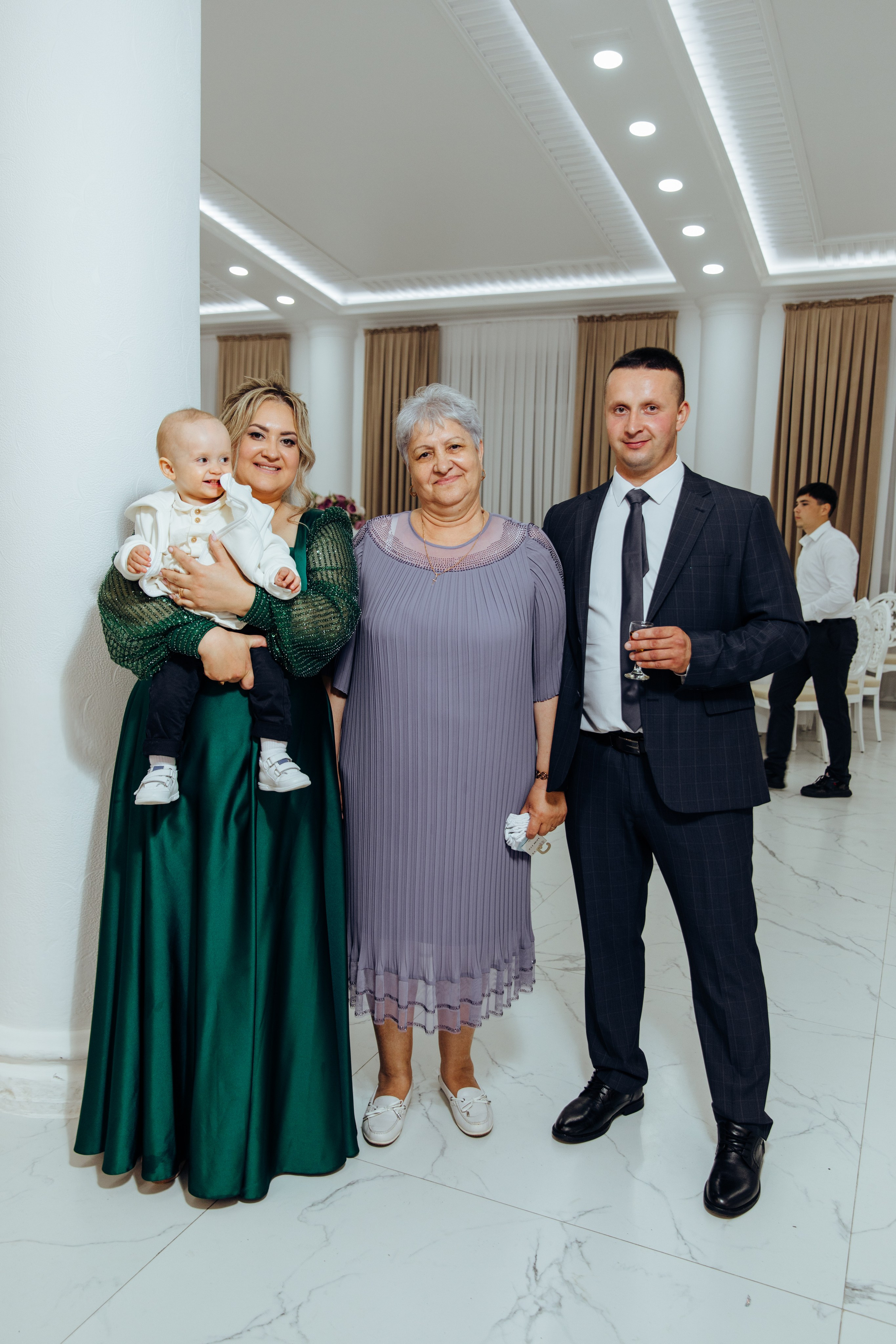 Ionel-Alessandro. Fotograf de nuntă și evenimente private!