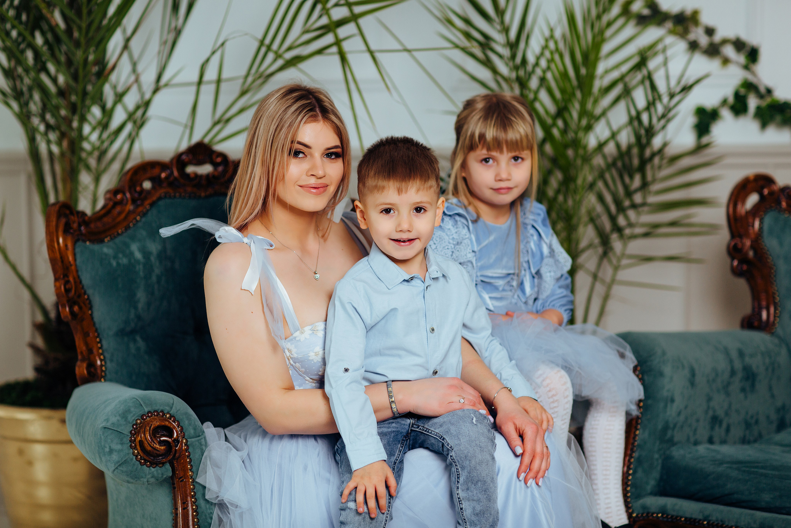 Magia sarbātorilor. Fotograf de nuntă și evenimente private!