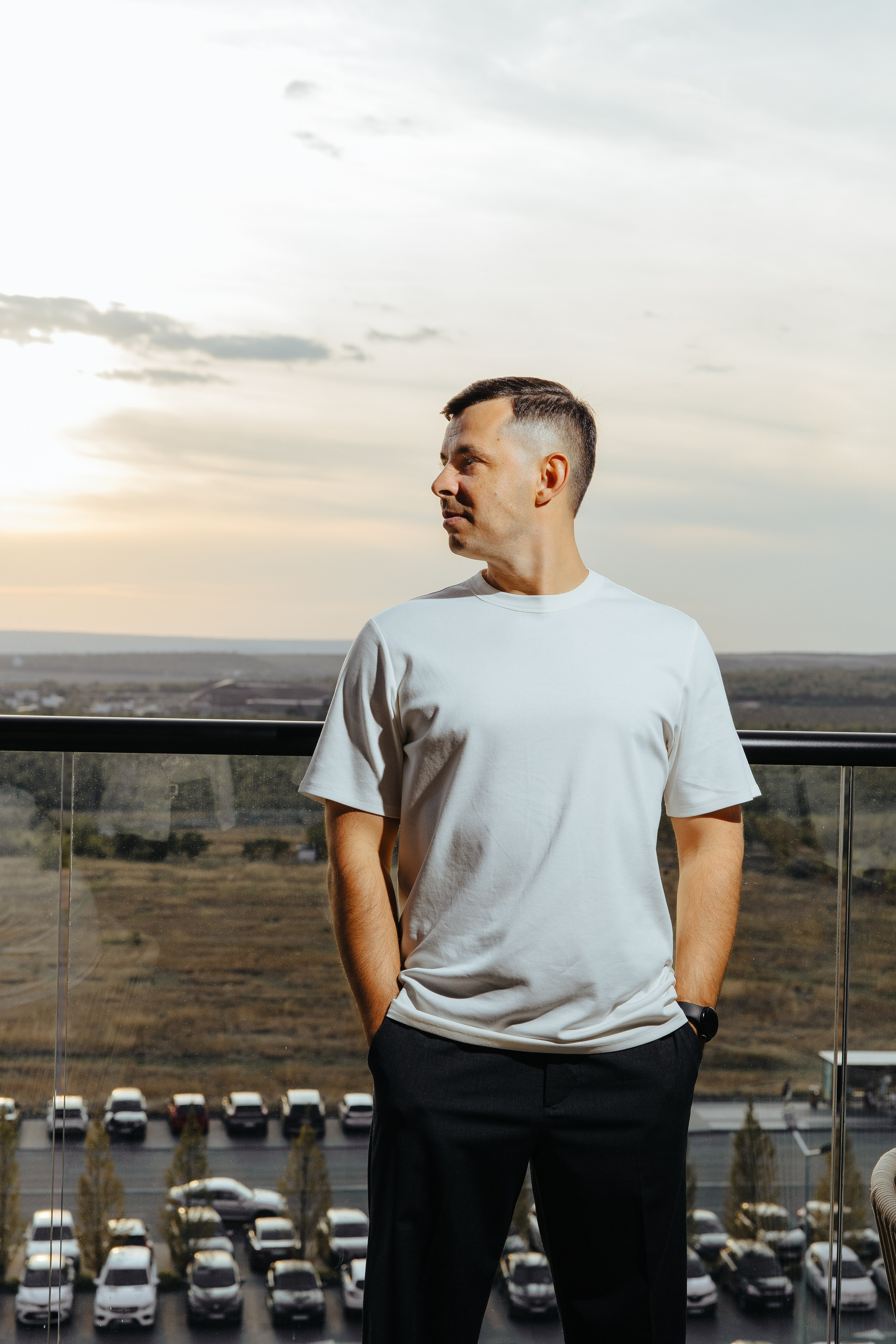 Oleg 40 ani. Fotograf de nuntă și evenimente private!