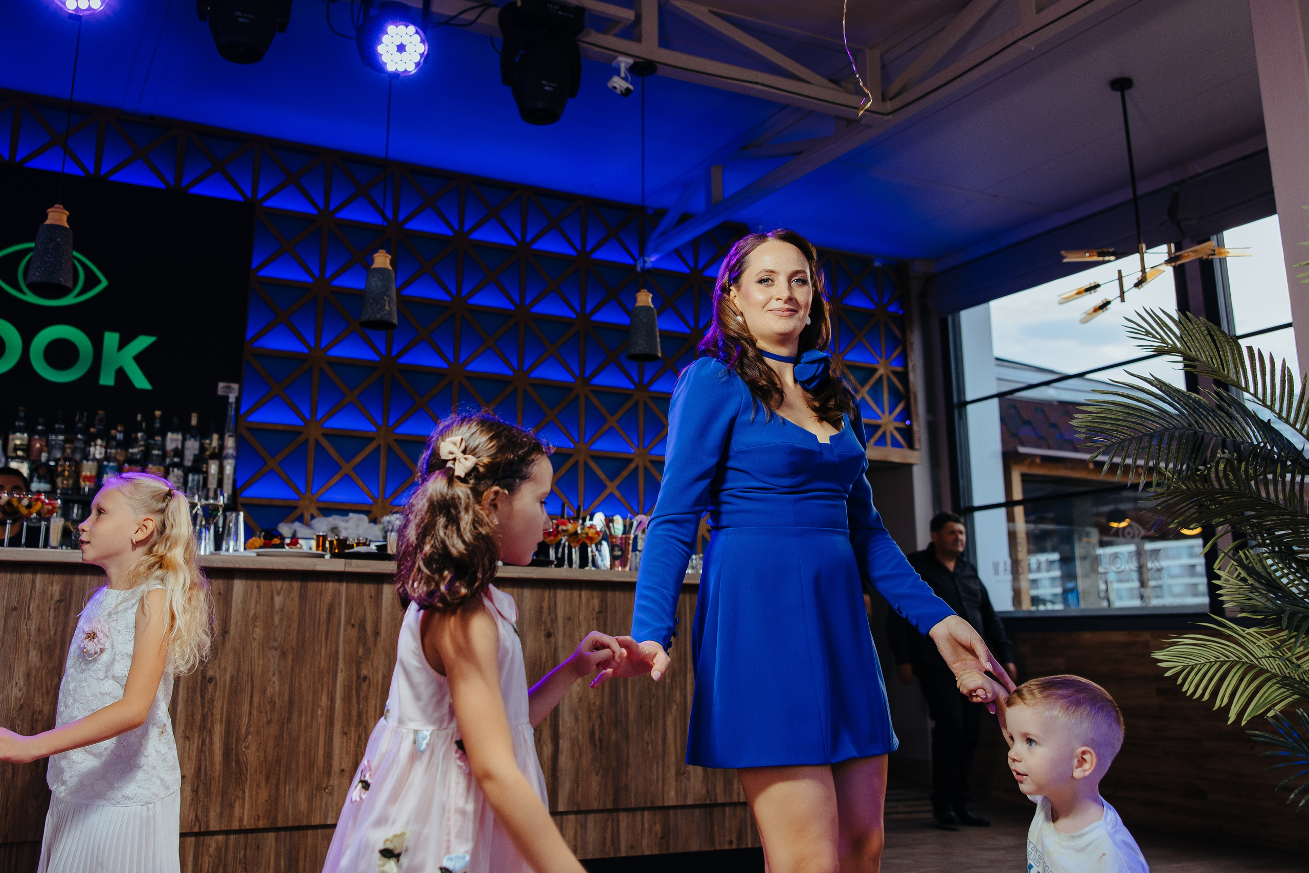 Nicoleta. Fotograf de nuntă și evenimente private!