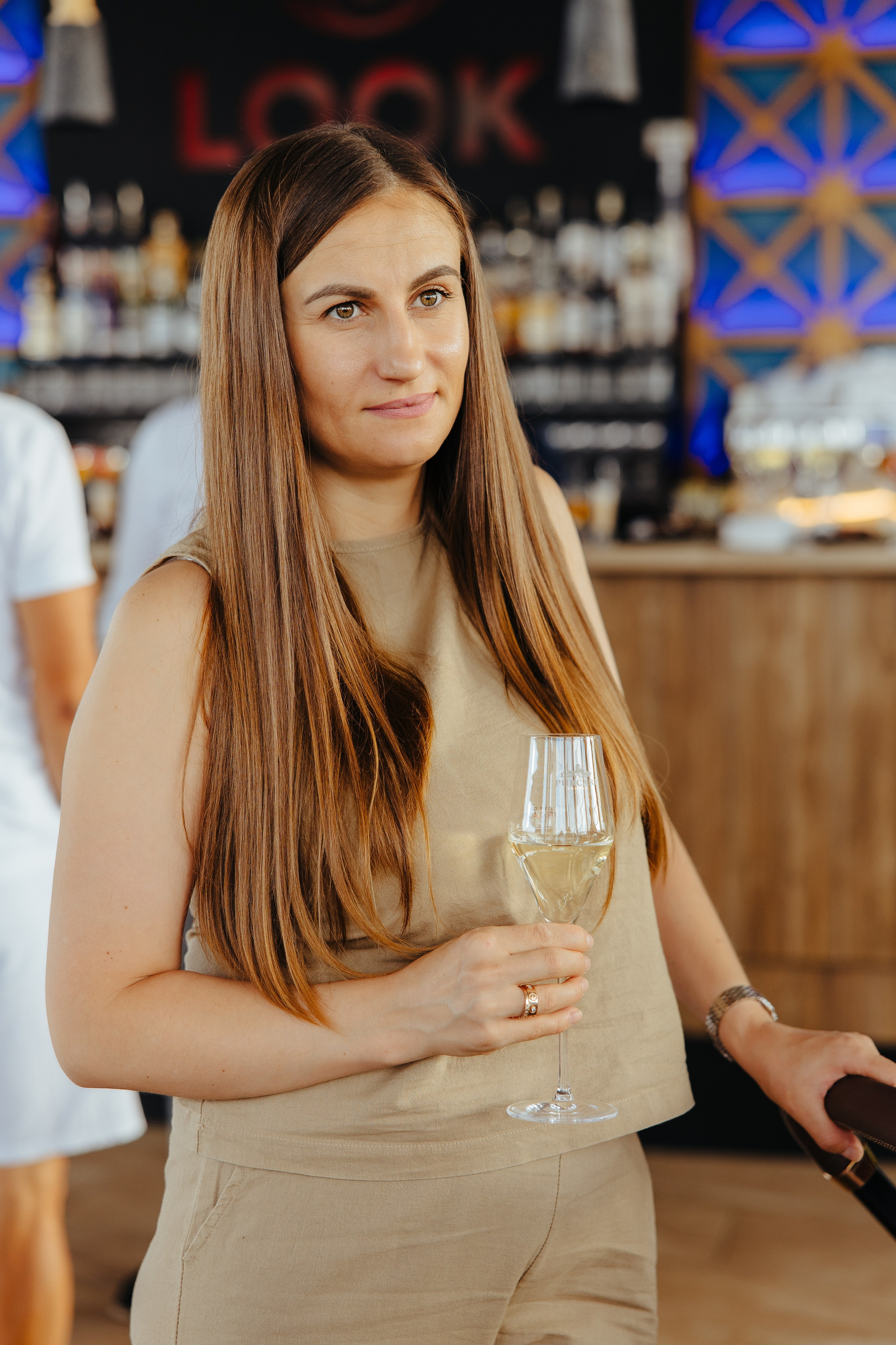 Nicoleta. Fotograf de nuntă și evenimente private!