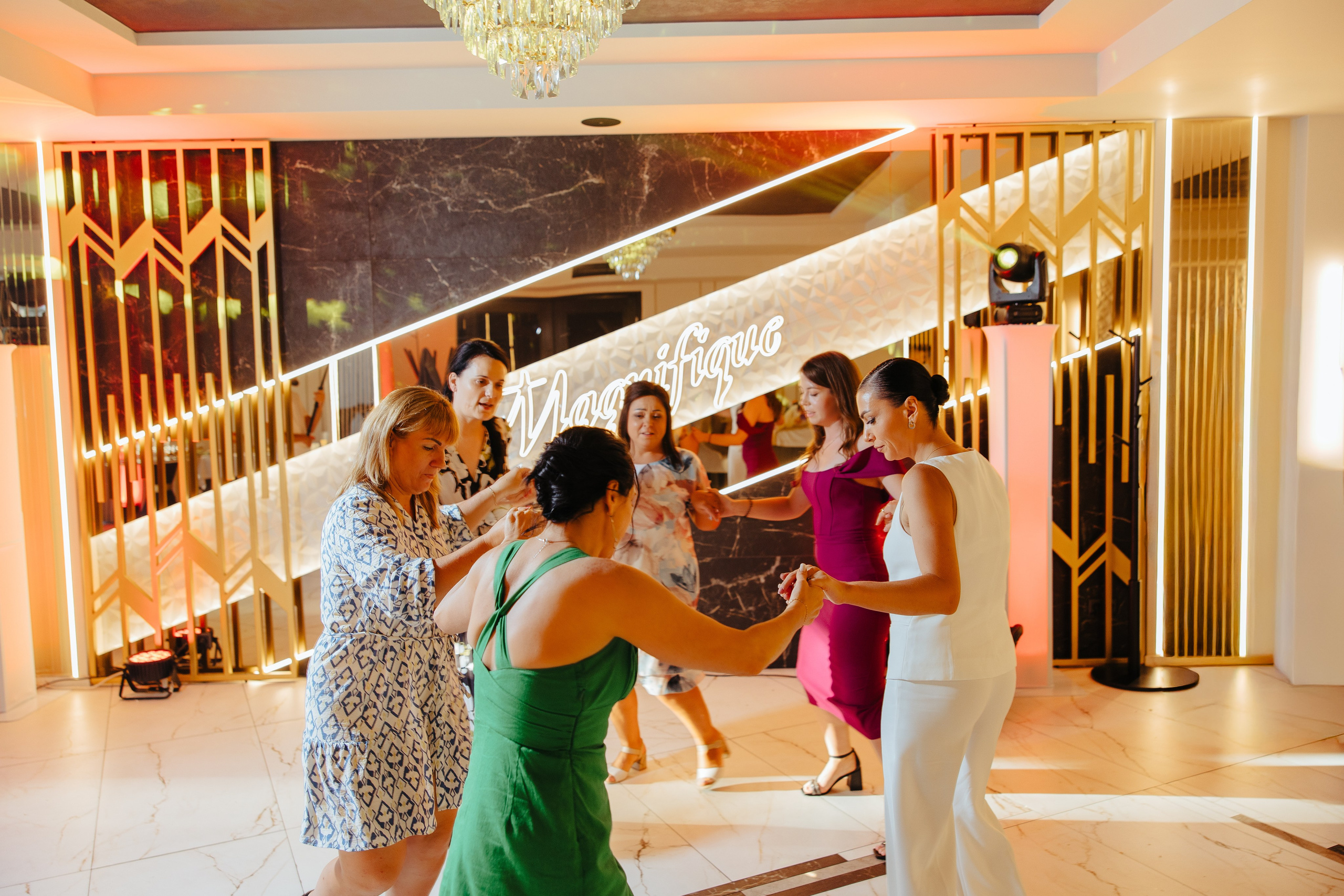 Delia. Fotograf de nuntă și evenimente private!