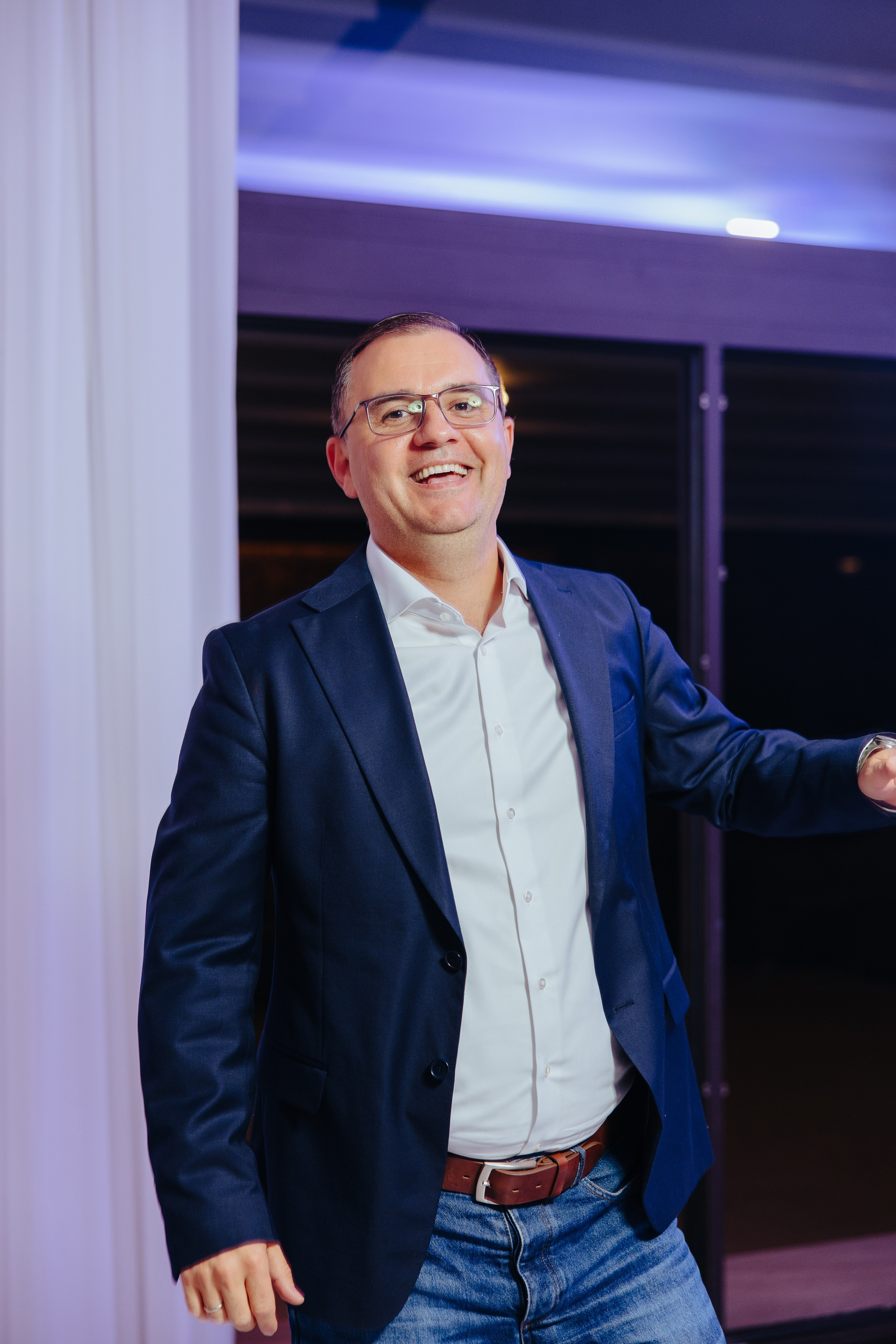 Mihai 40 ani. Fotograf de nuntă și evenimente private!