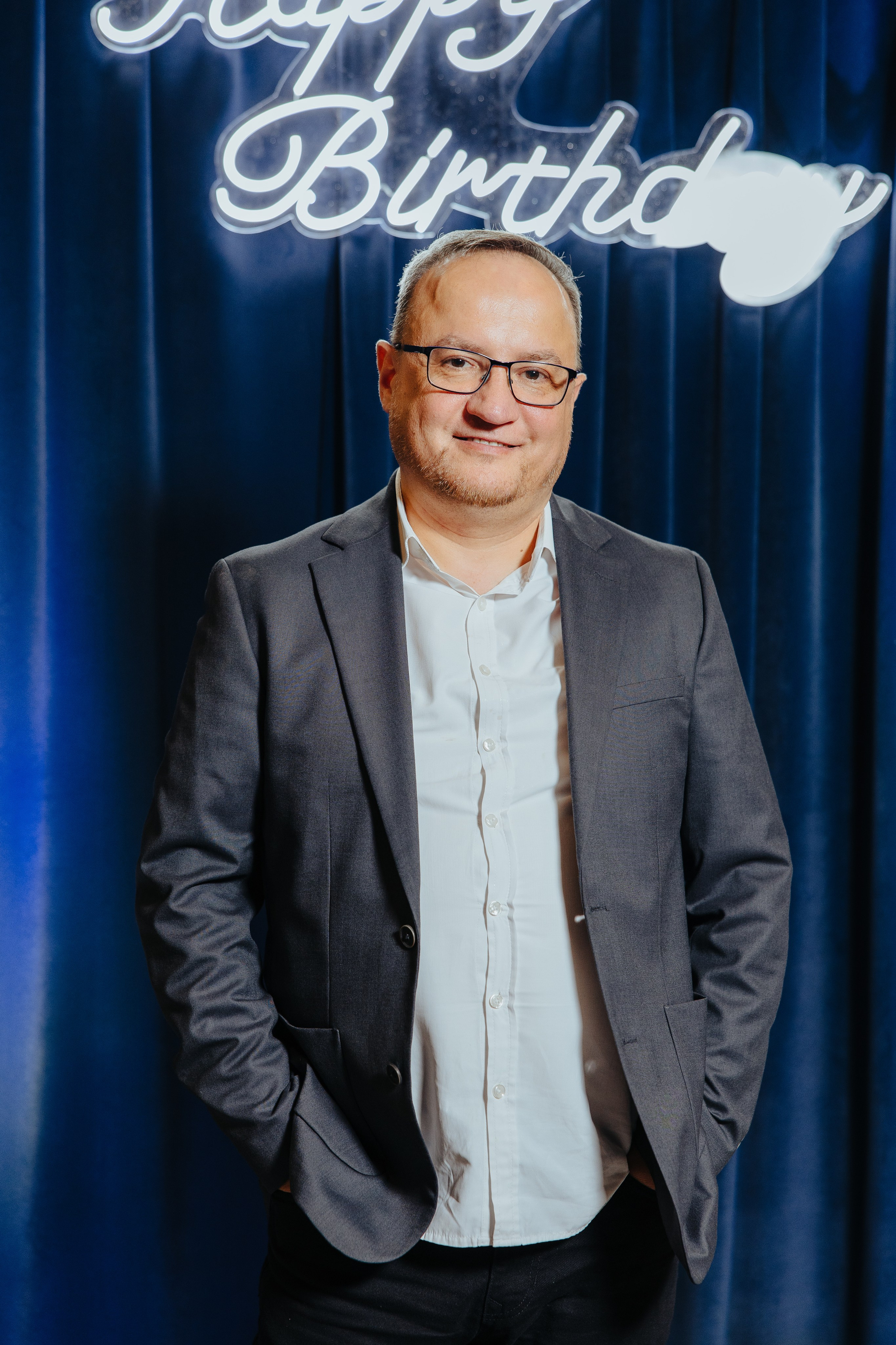 Mihai 40 ani. Fotograf de nuntă și evenimente private!